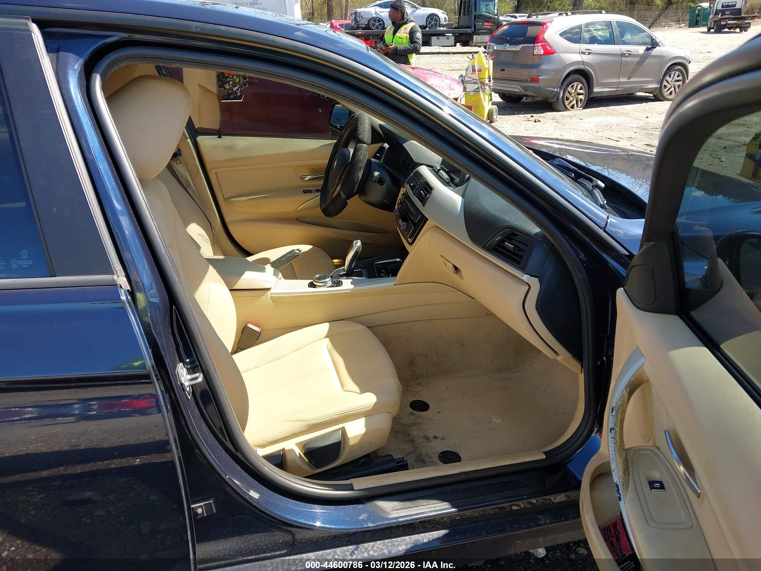 BMW 320I image 5