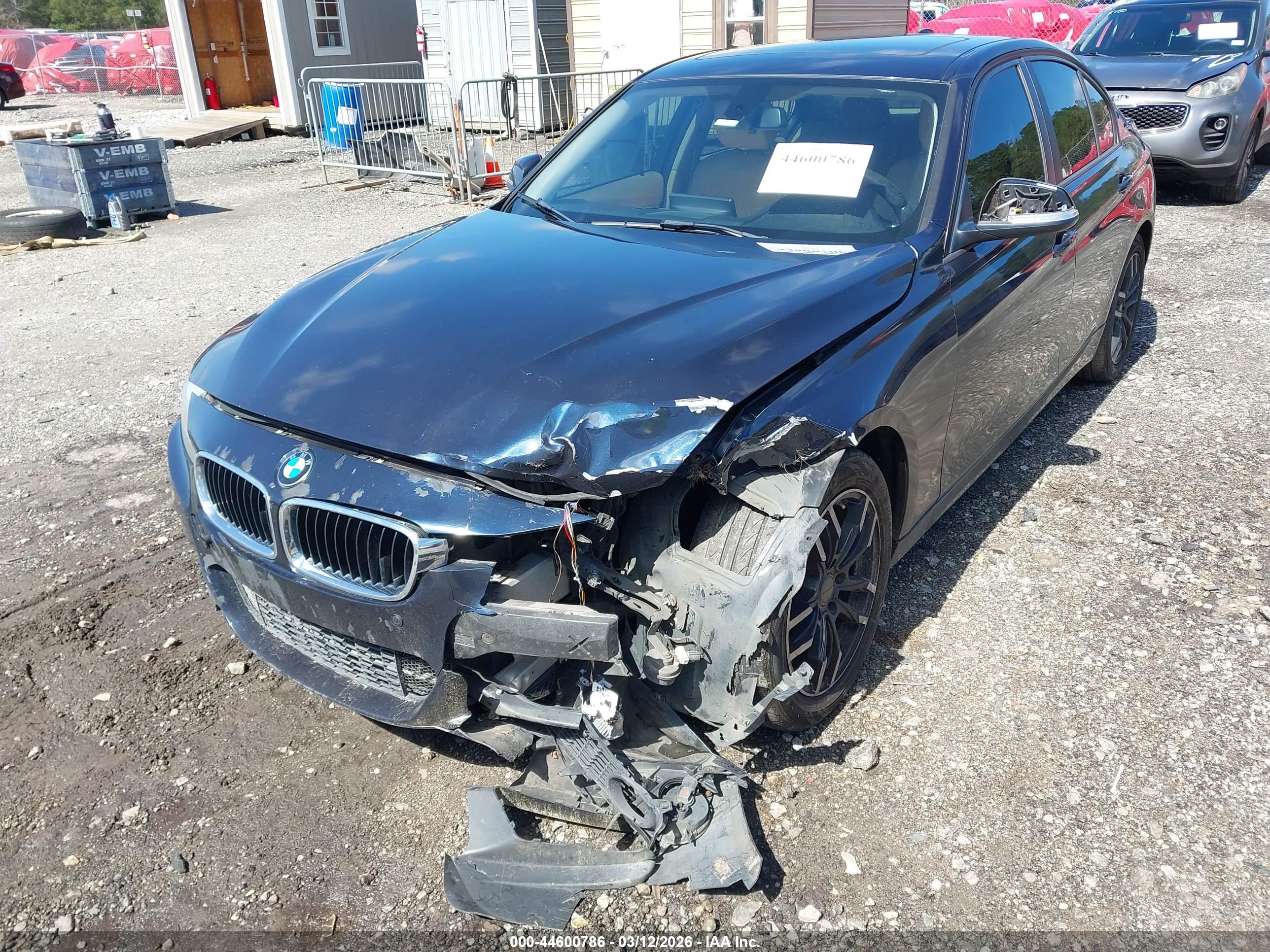 BMW 320I image 6