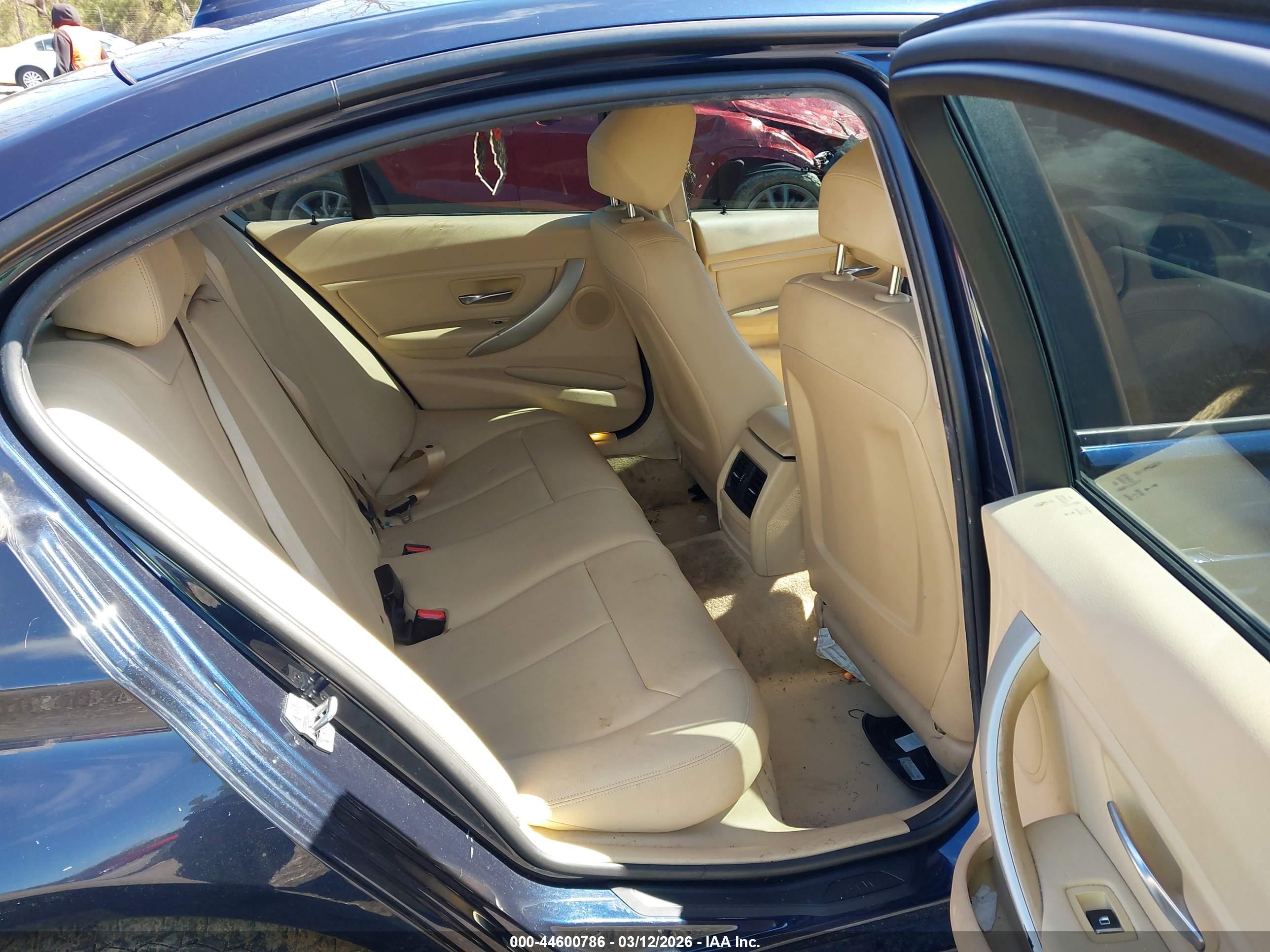 BMW 320I image 8