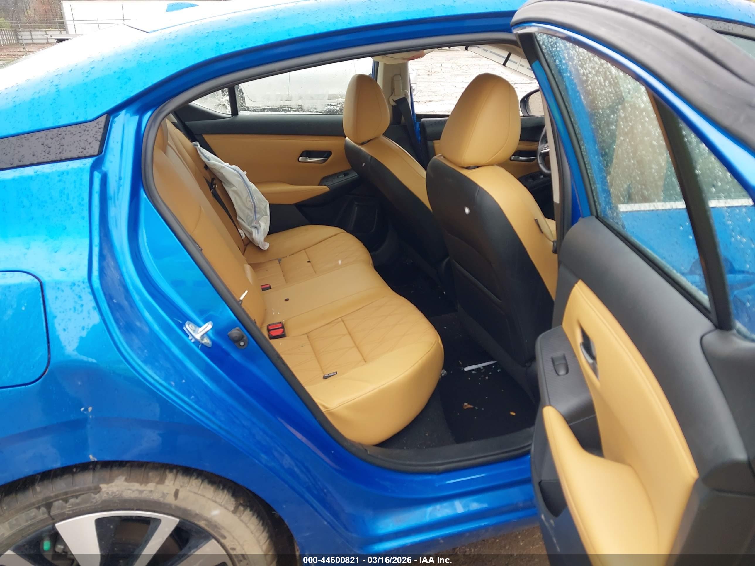 NISSAN SENTRA image 8