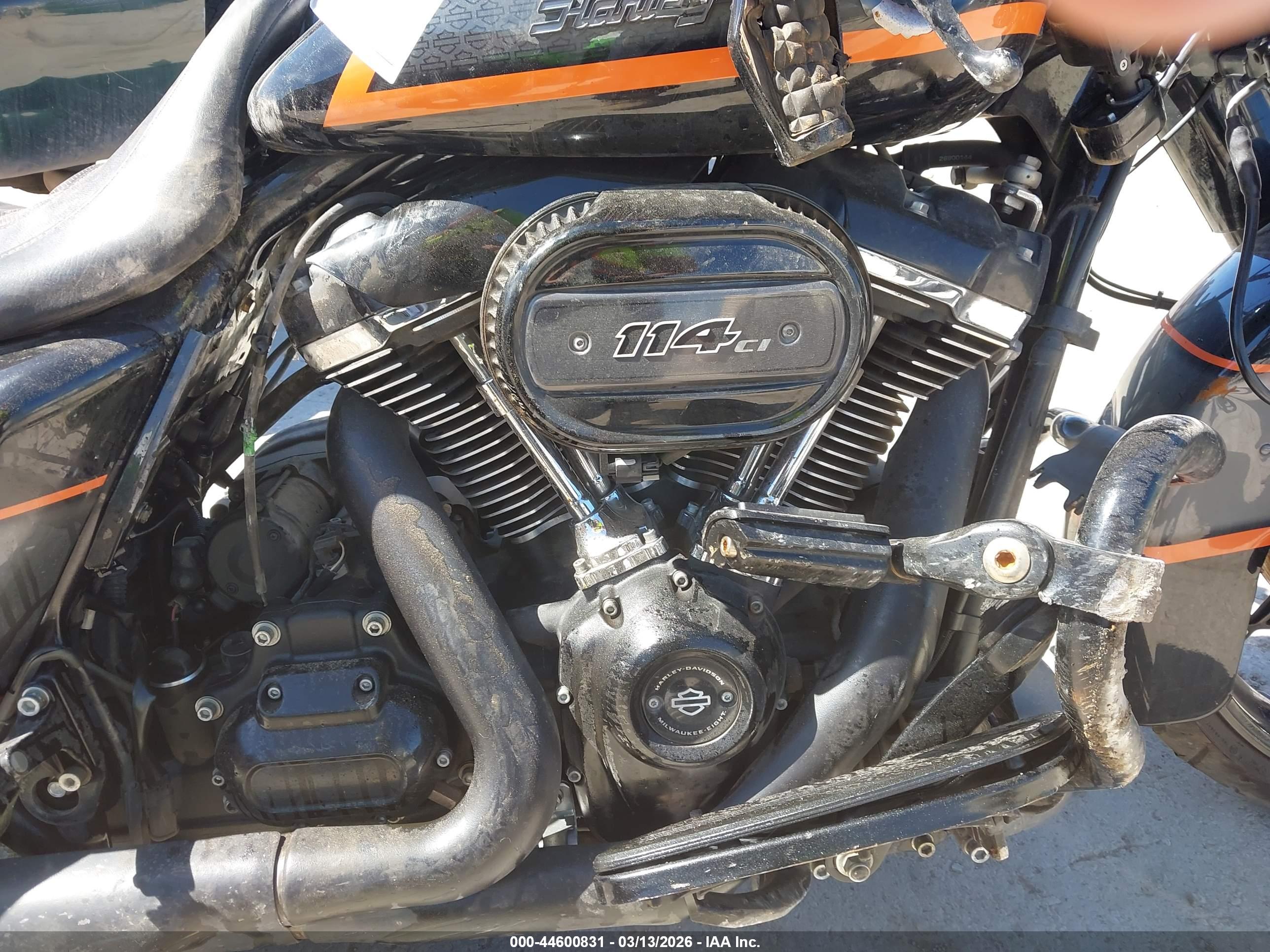 HARLEY-DAVIDSON FLHXS image 8