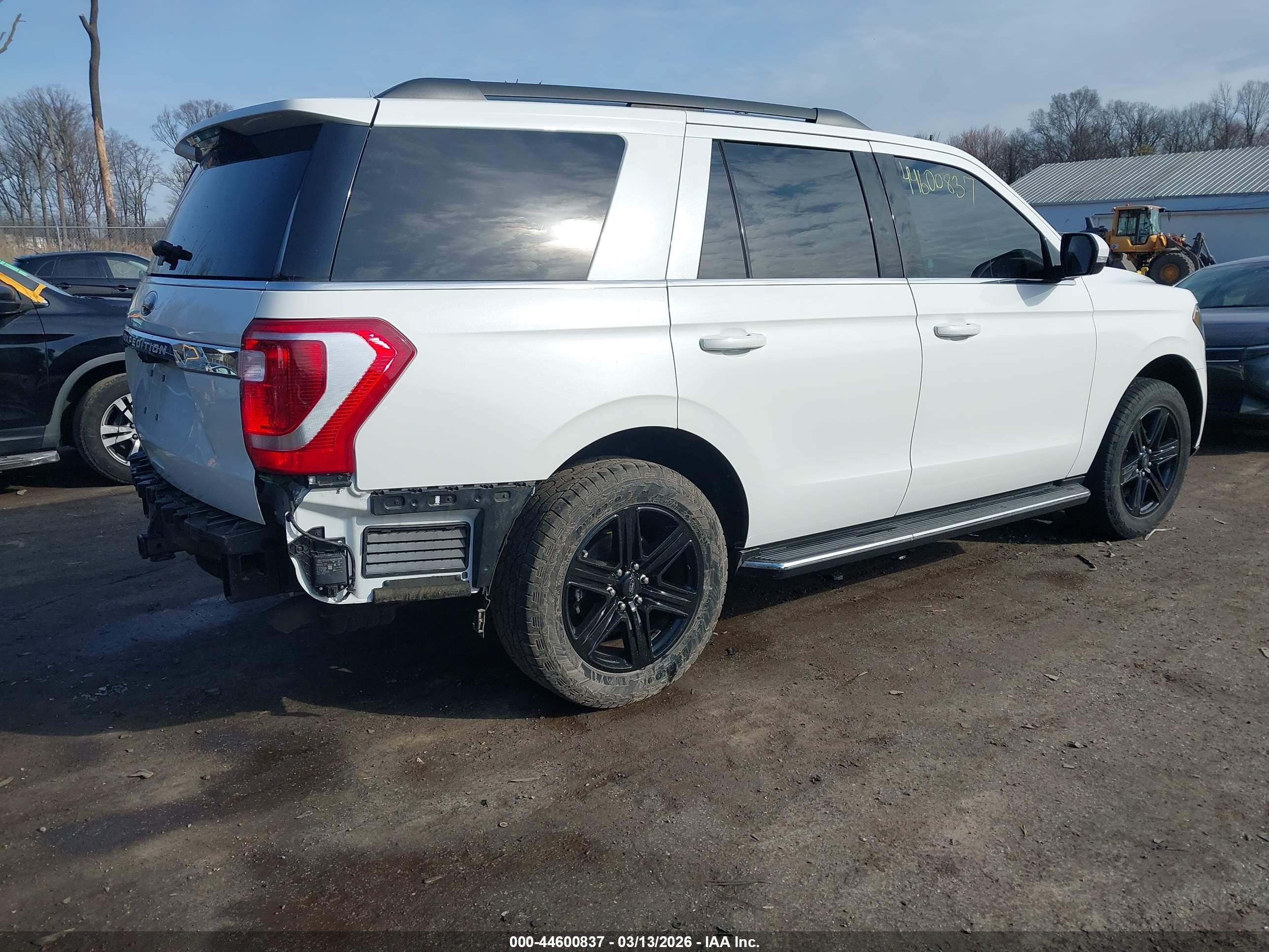 FORD EXPEDITION image 4
