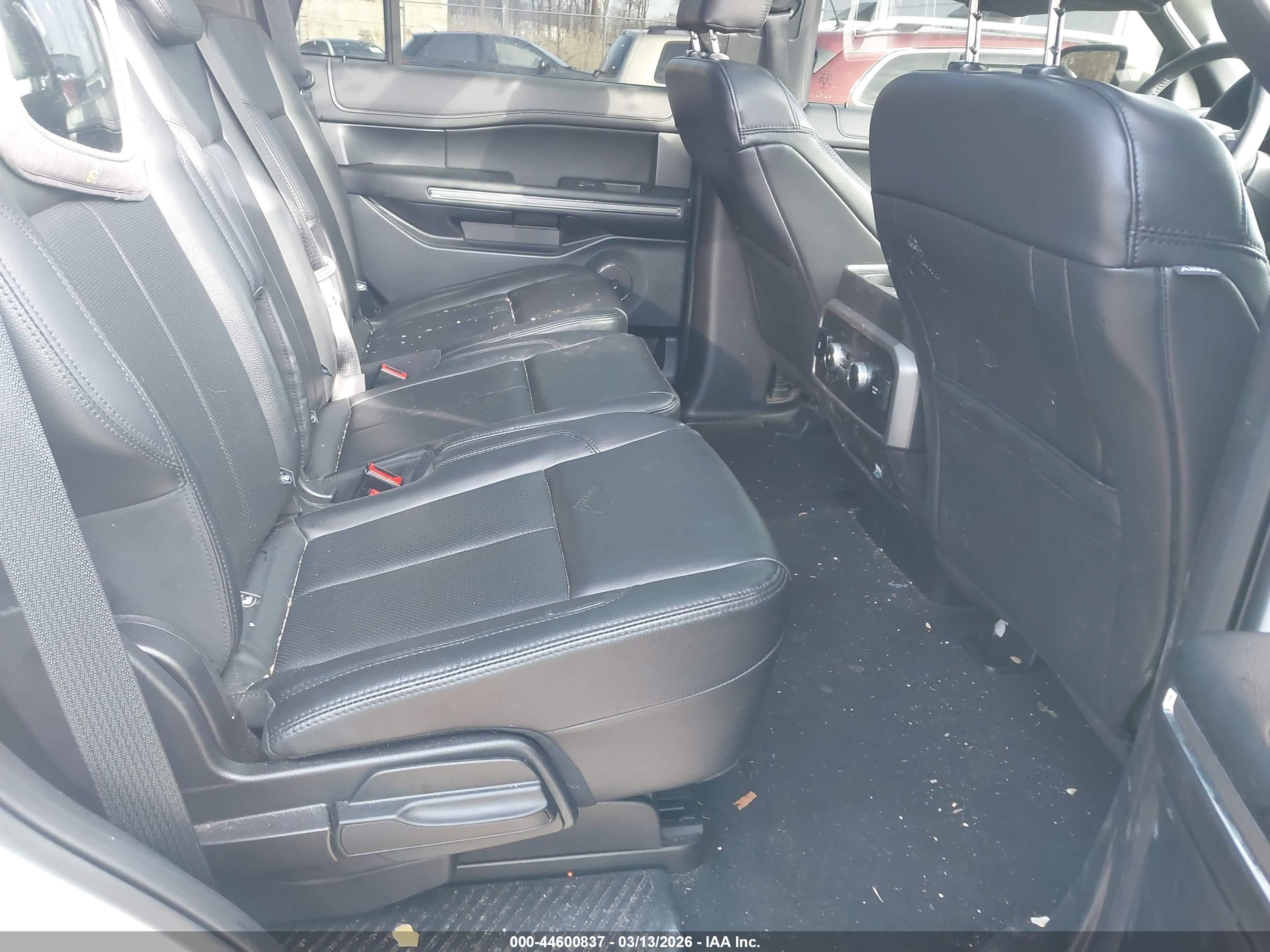 FORD EXPEDITION image 8