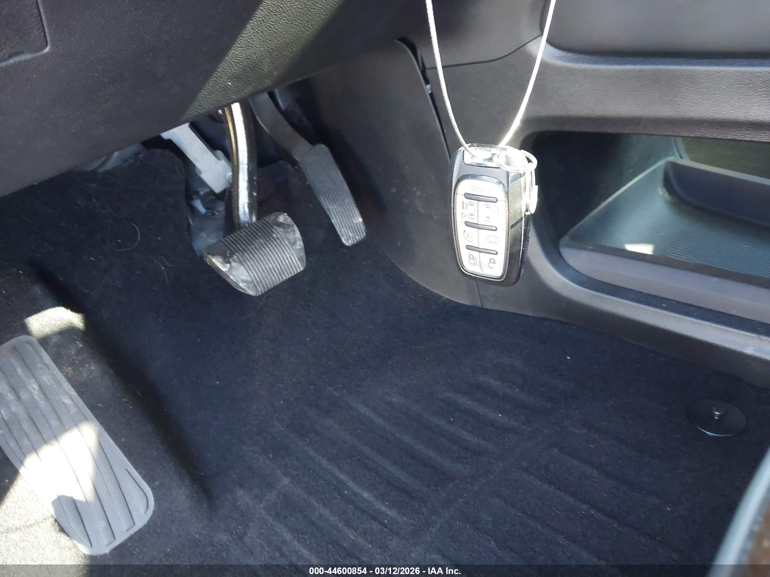 CHRYSLER PACIFICA image 11