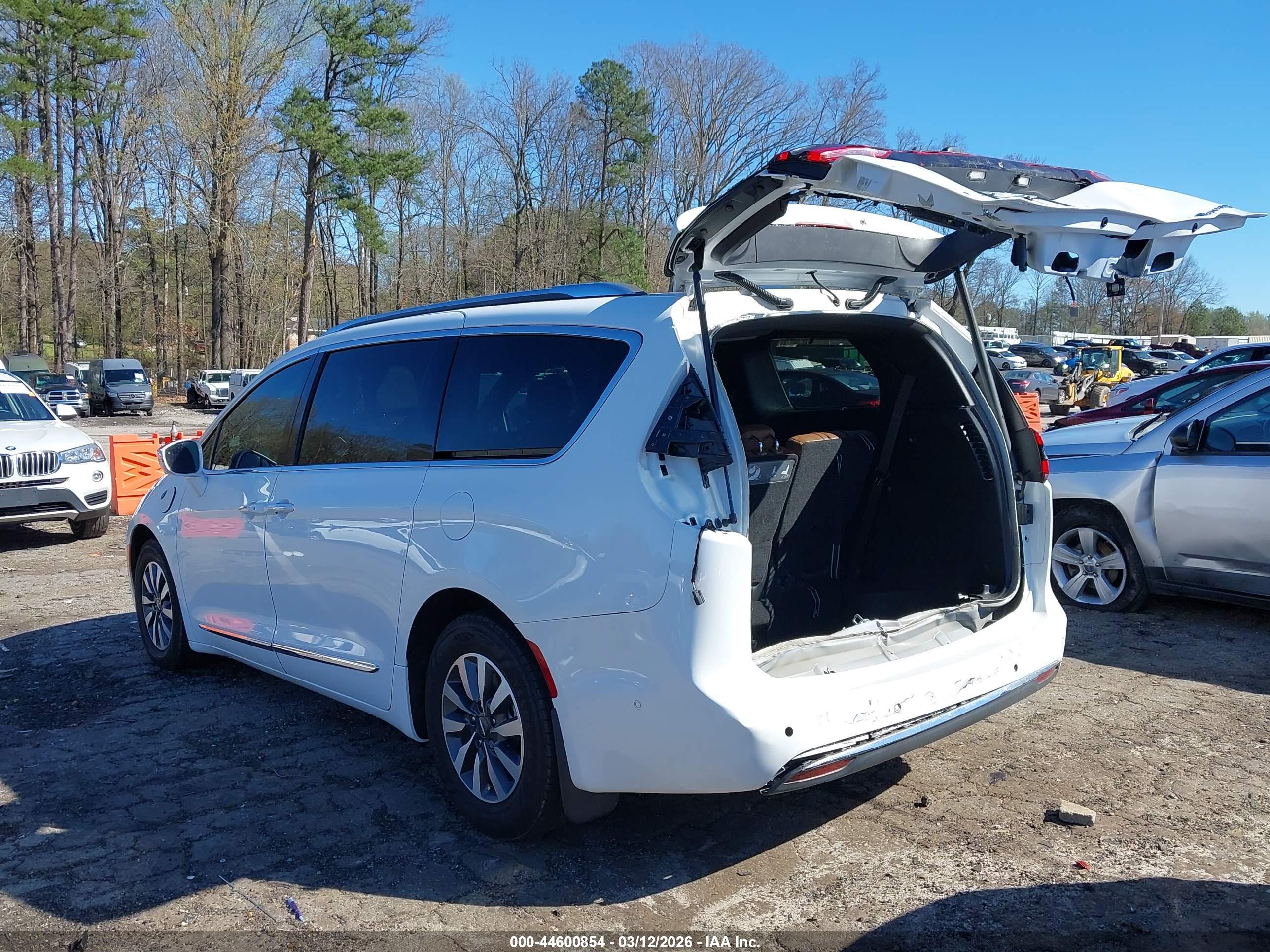 CHRYSLER PACIFICA image 6