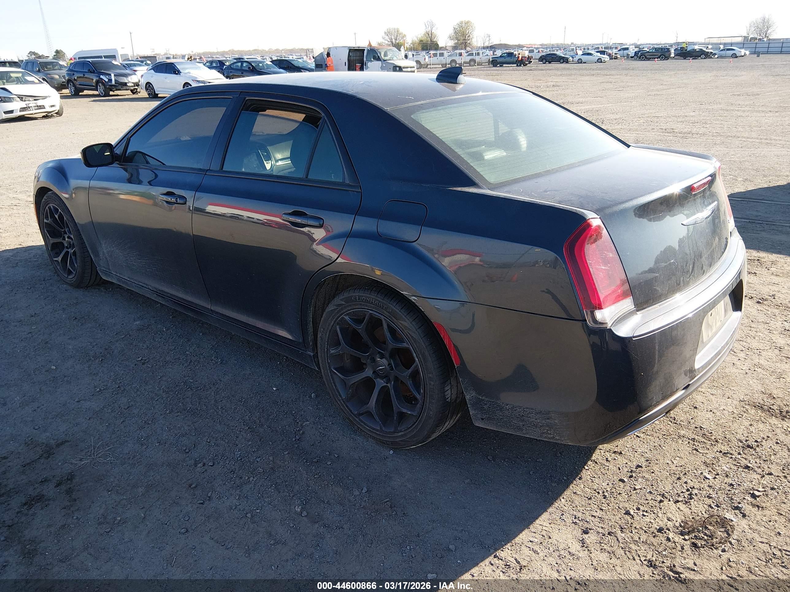 CHRYSLER 300 image 3