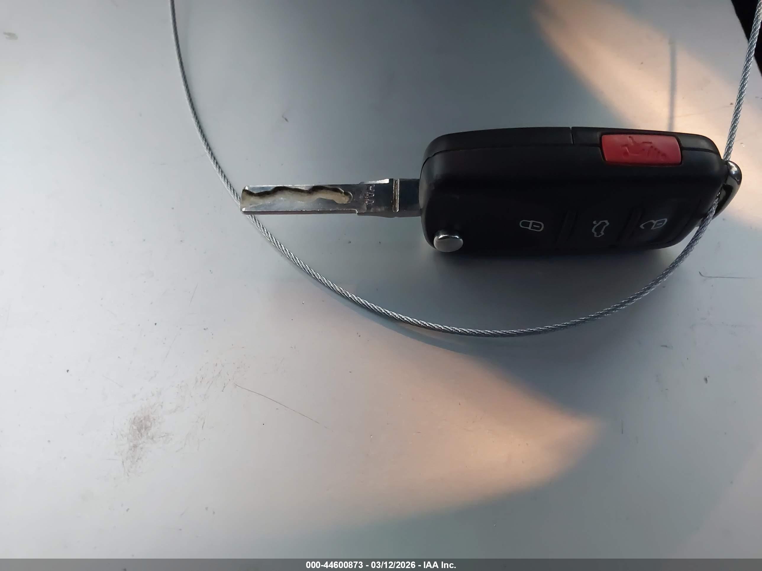 VOLKSWAGEN BEETLE image 11