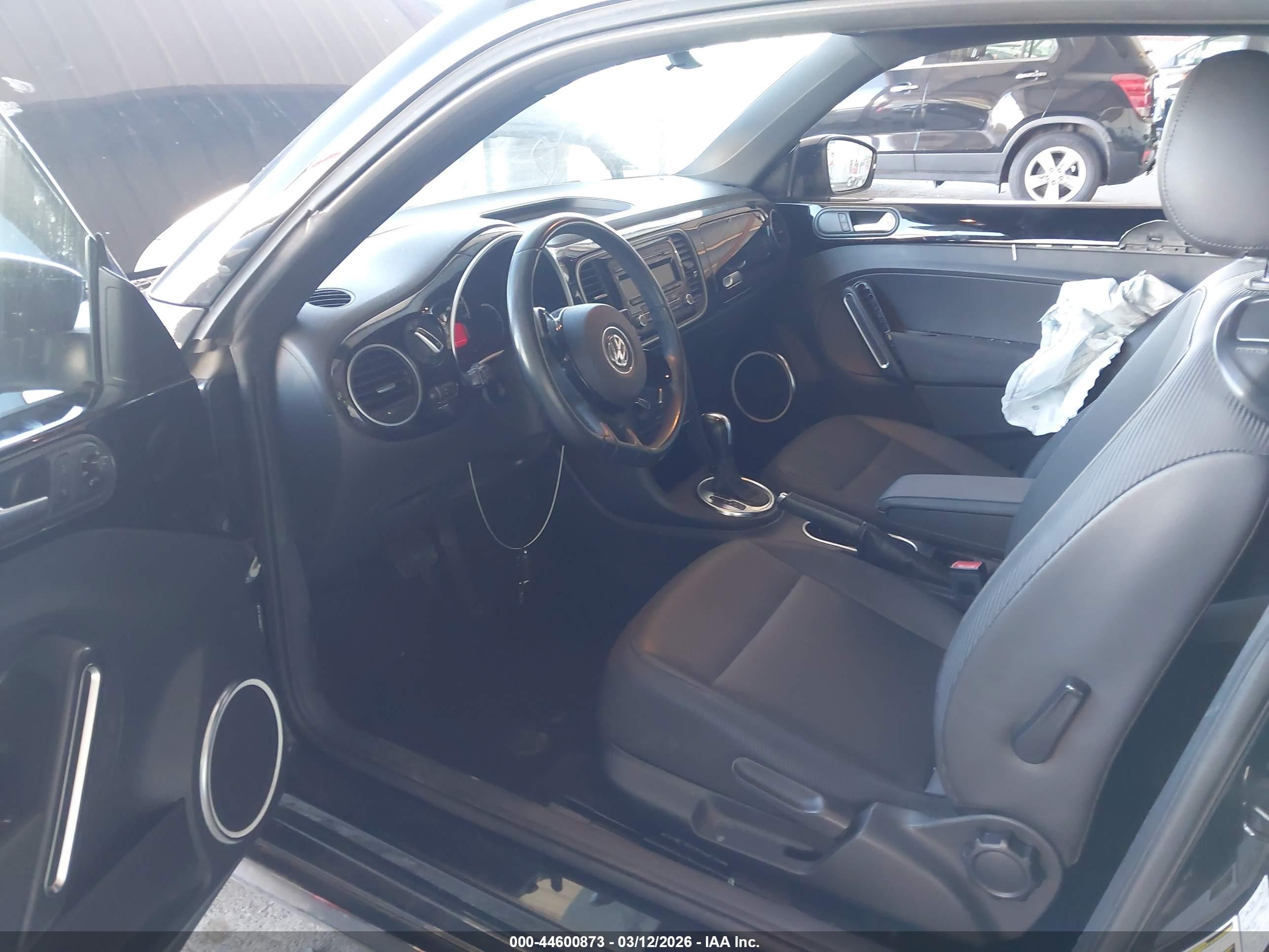 VOLKSWAGEN BEETLE image 5