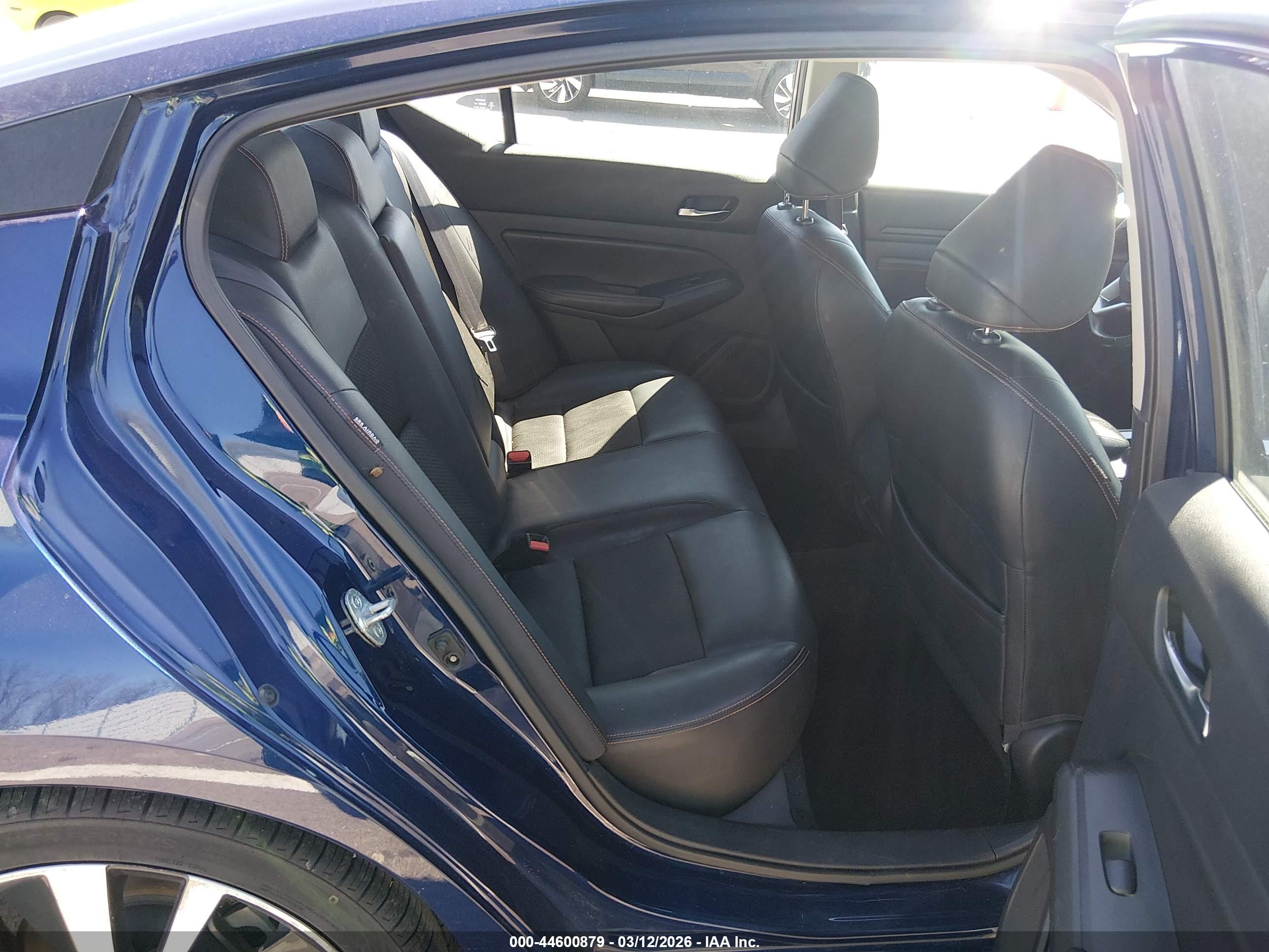 NISSAN ALTIMA image 8