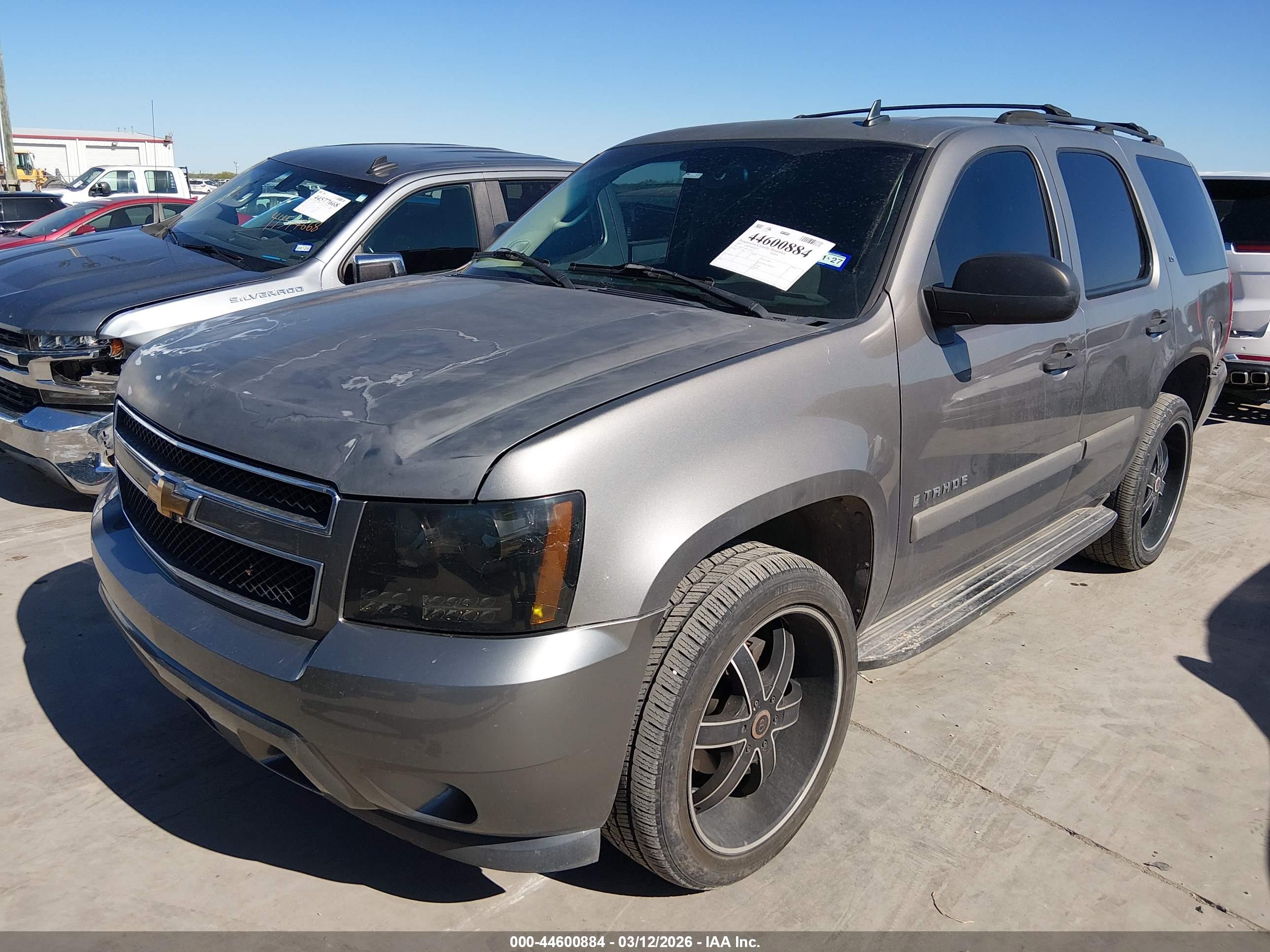 CHEVROLET TAHOE image 2