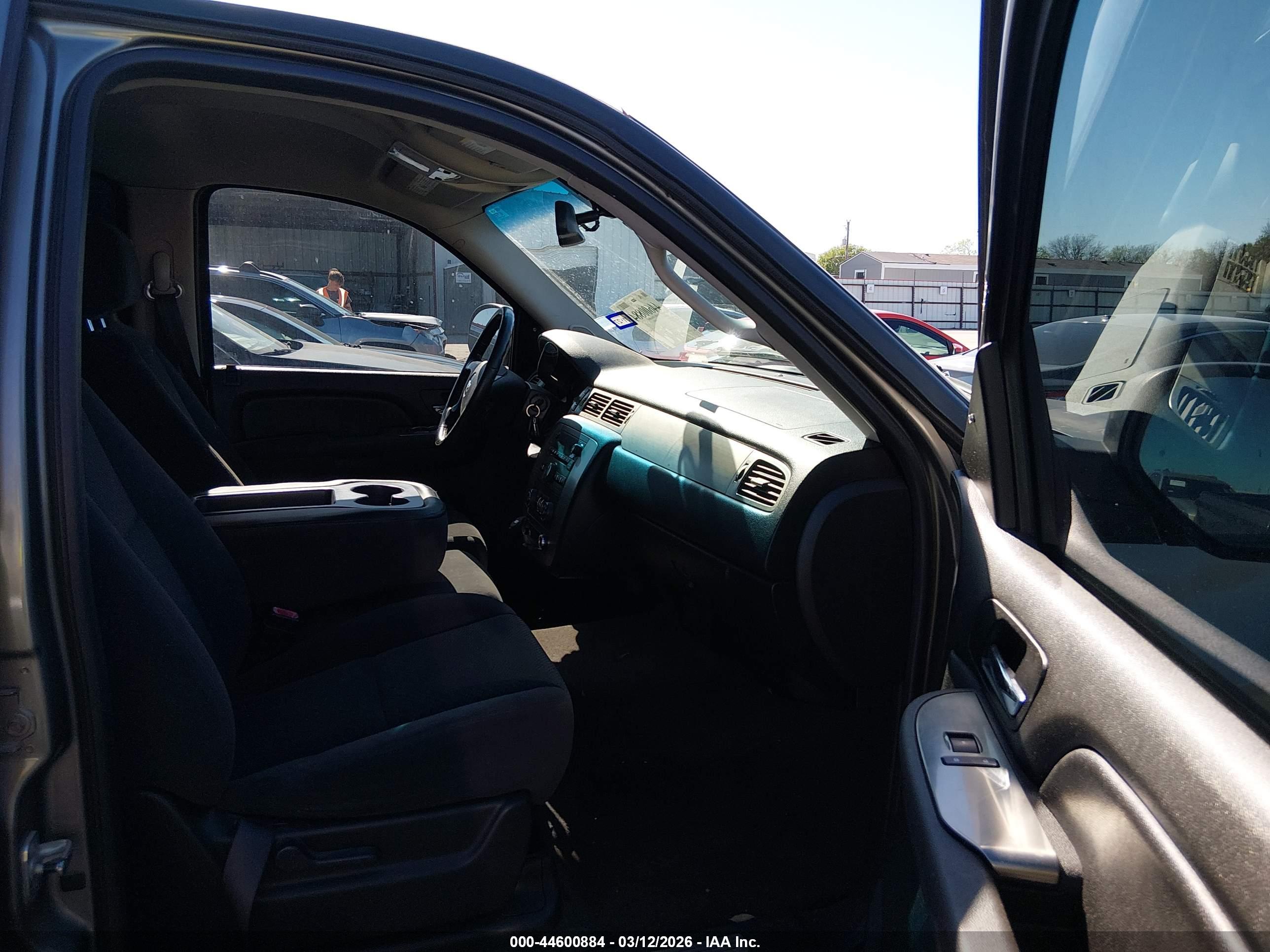 CHEVROLET TAHOE image 5