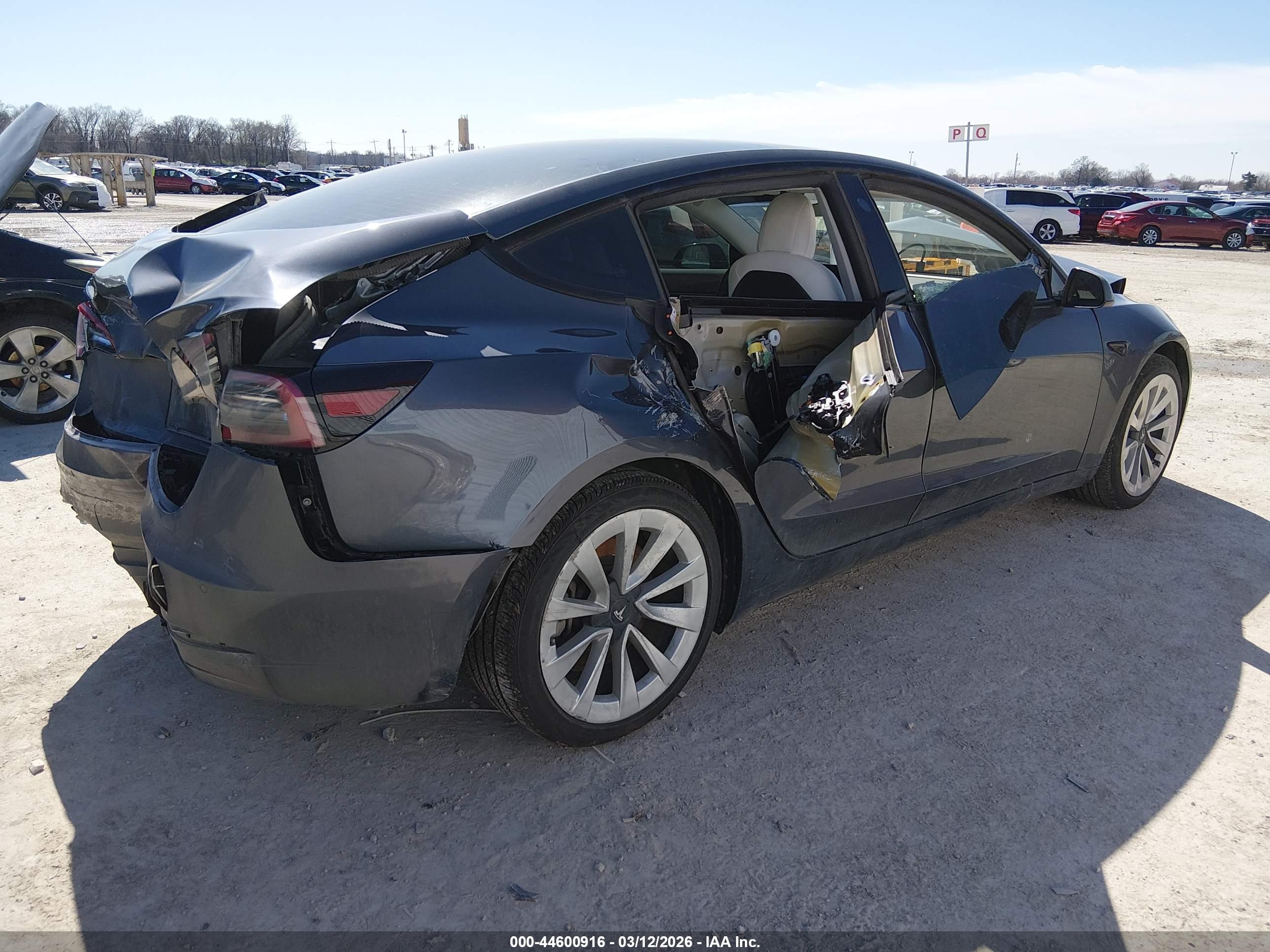 TESLA MODEL image 4
