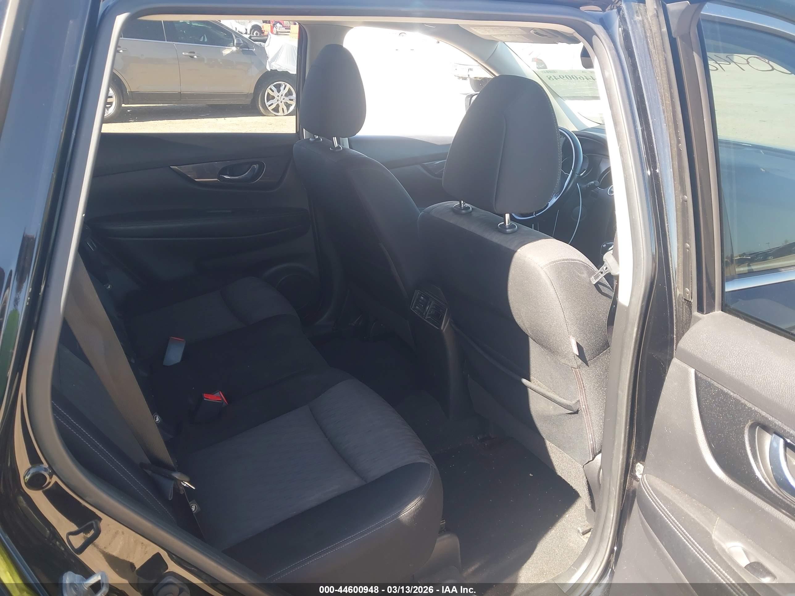 NISSAN ROGUE image 8