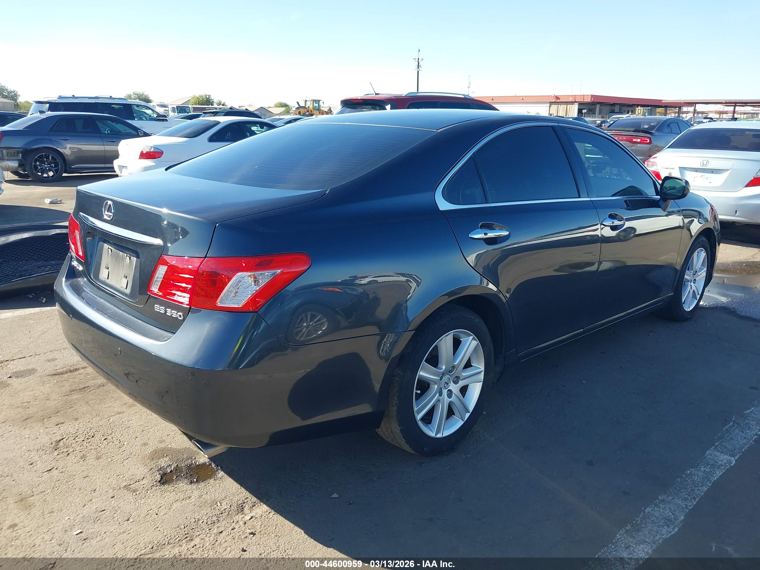LEXUS ES image 4