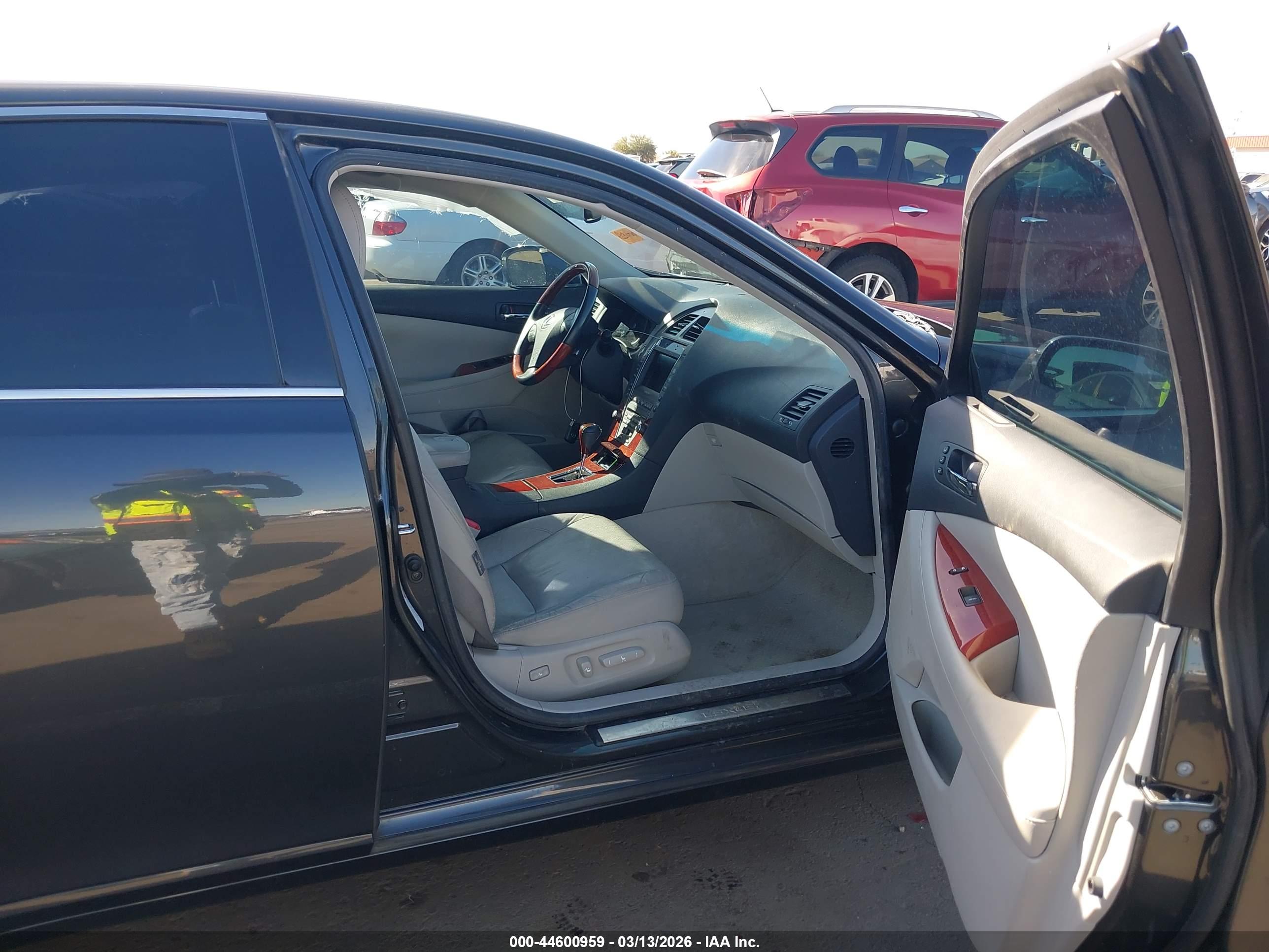 LEXUS ES image 5