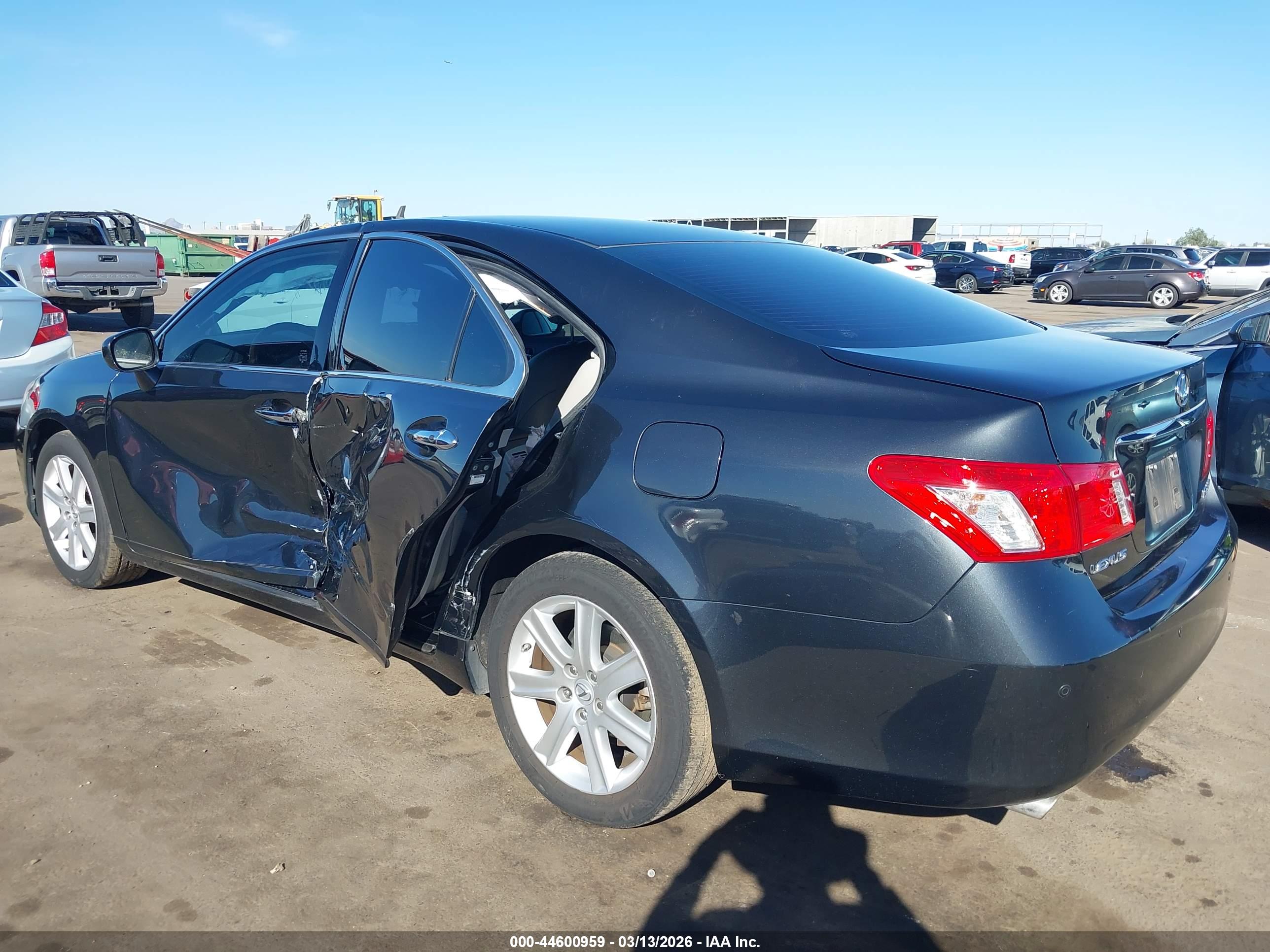 LEXUS ES image 6