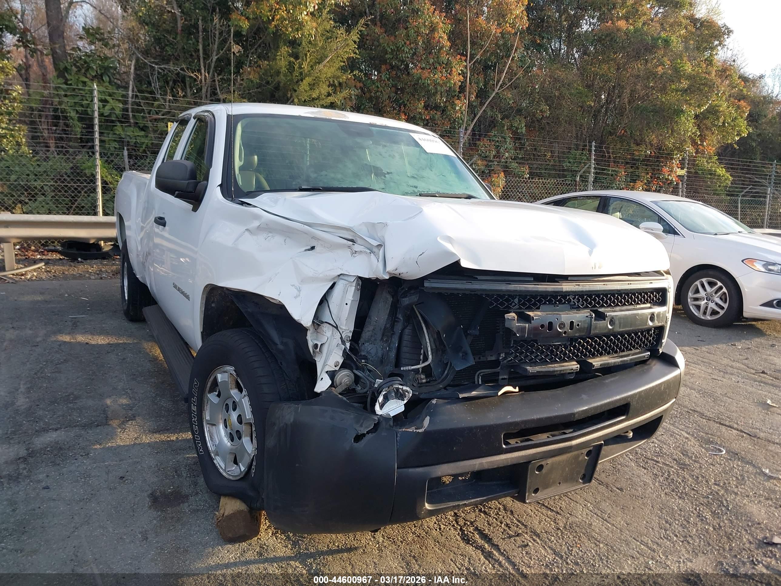CHEVROLET SILVERADO image 6