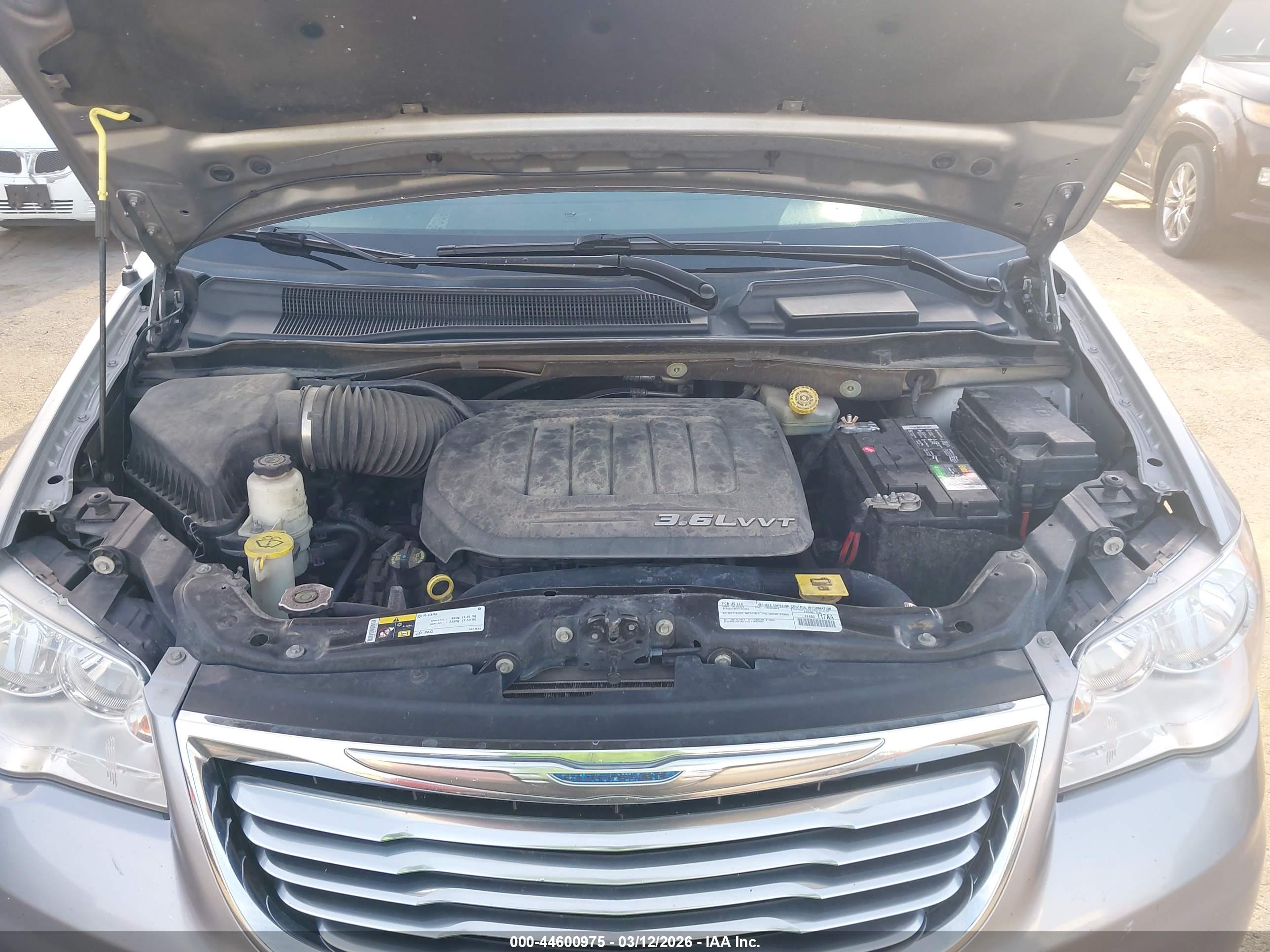 CHRYSLER TOWN image 10