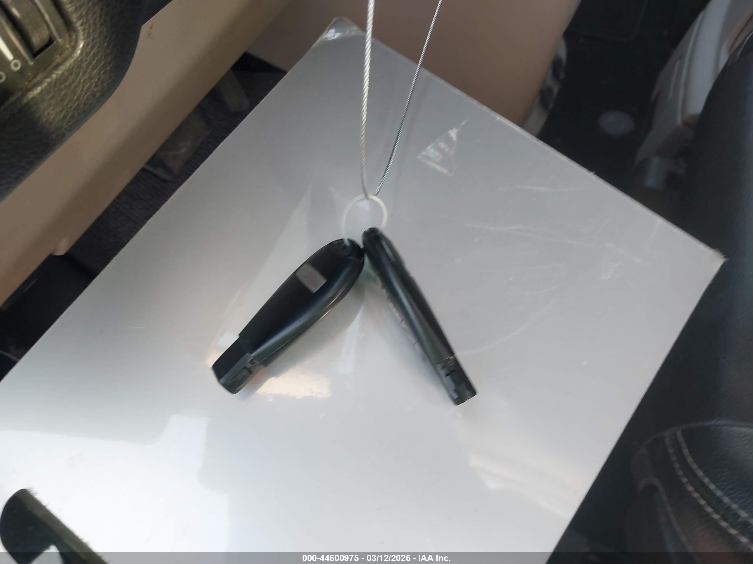 CHRYSLER TOWN image 11