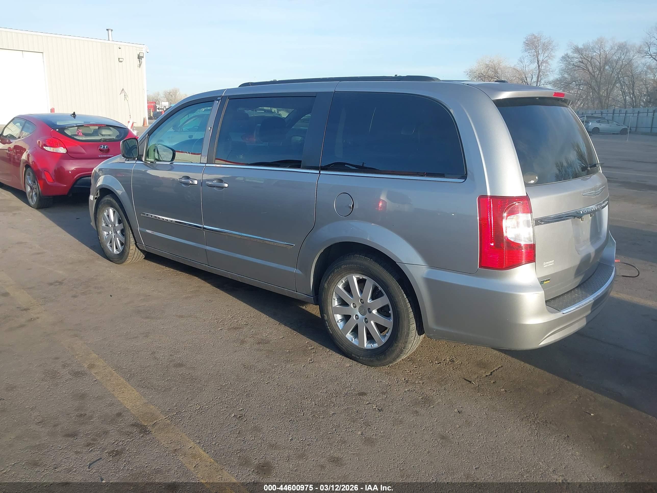 CHRYSLER TOWN image 3