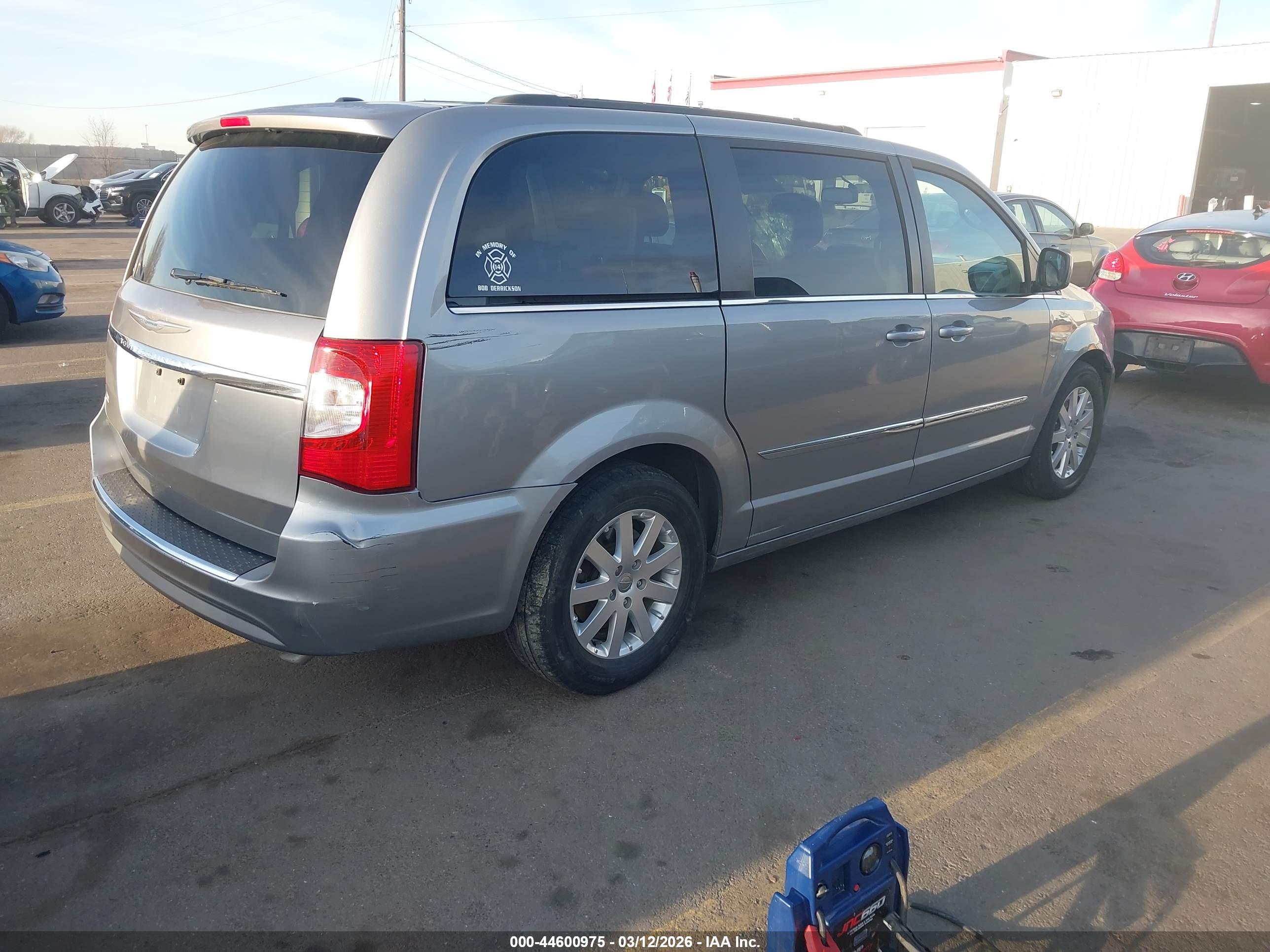 CHRYSLER TOWN image 4