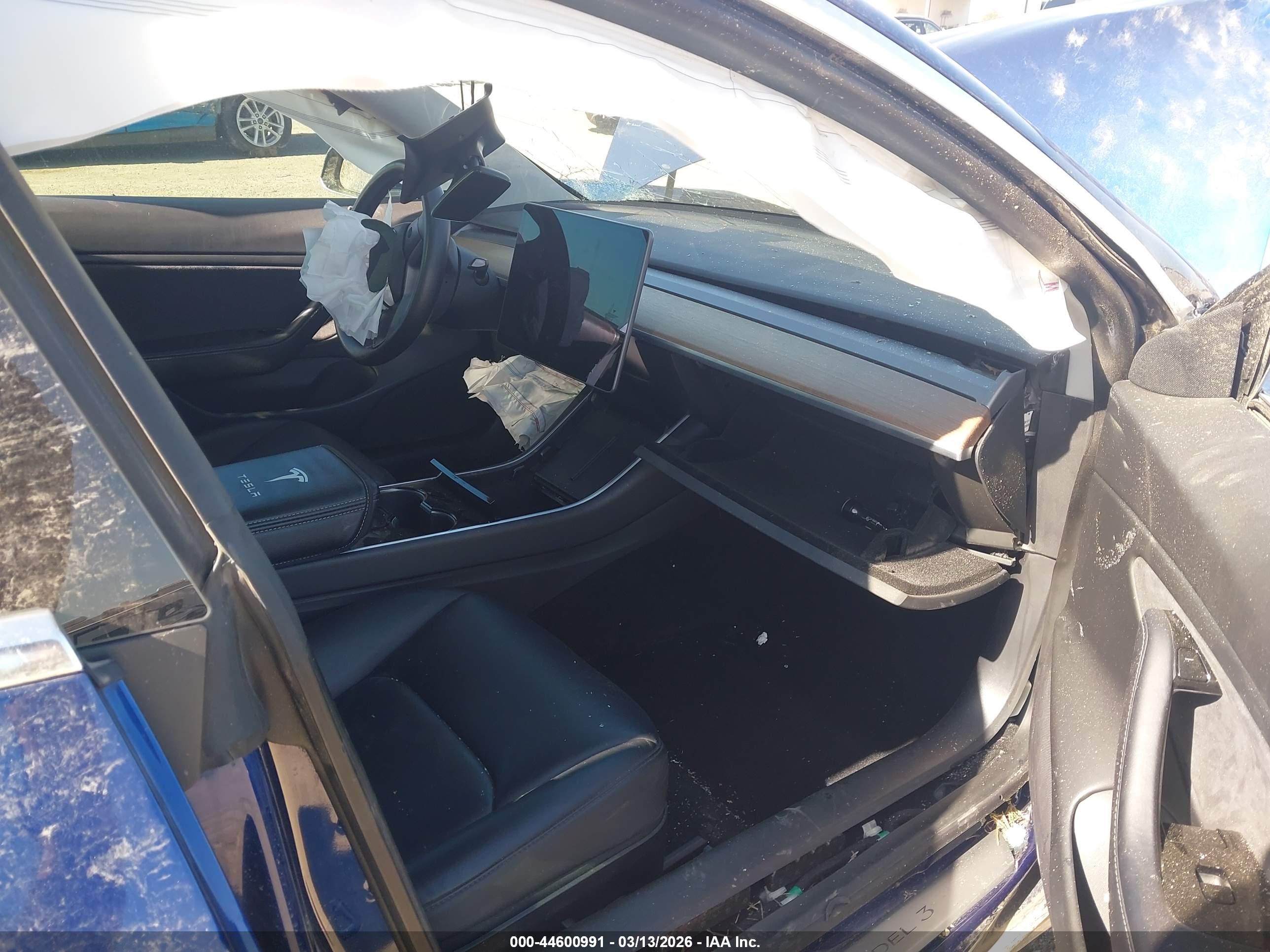 TESLA MODEL image 5