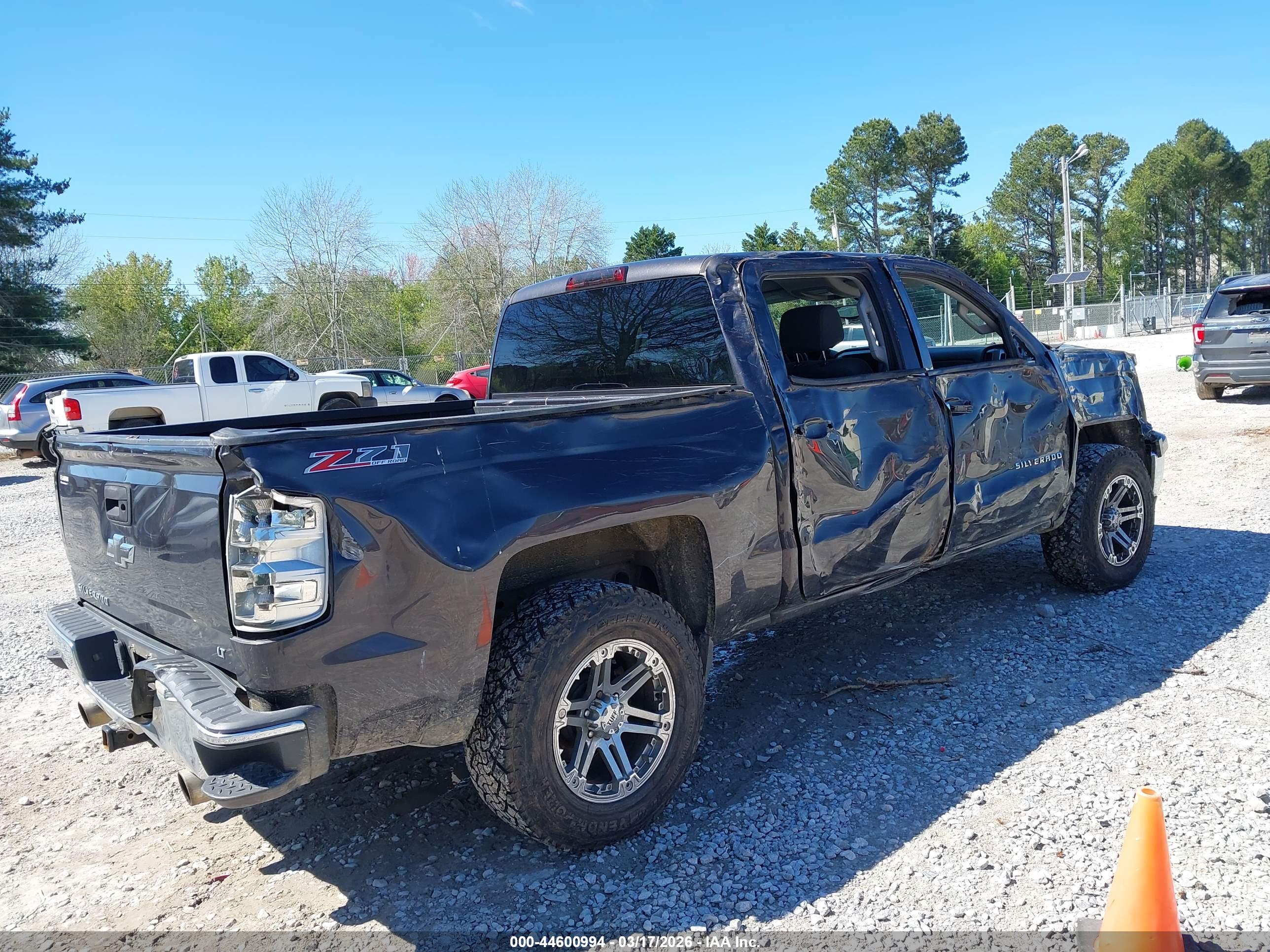 CHEVROLET SILVERADO image 4
