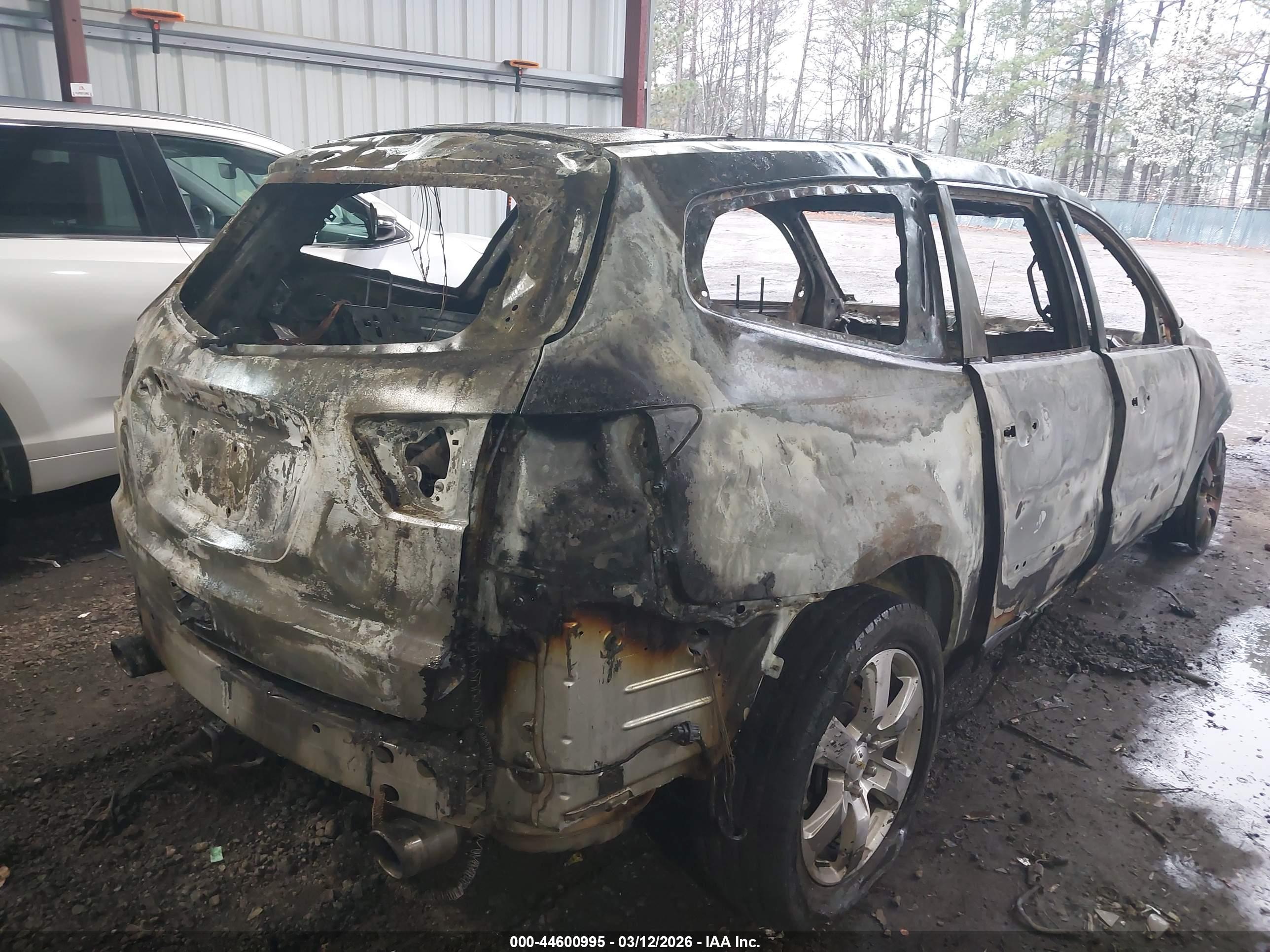 CHEVROLET TRAVERSE image 4