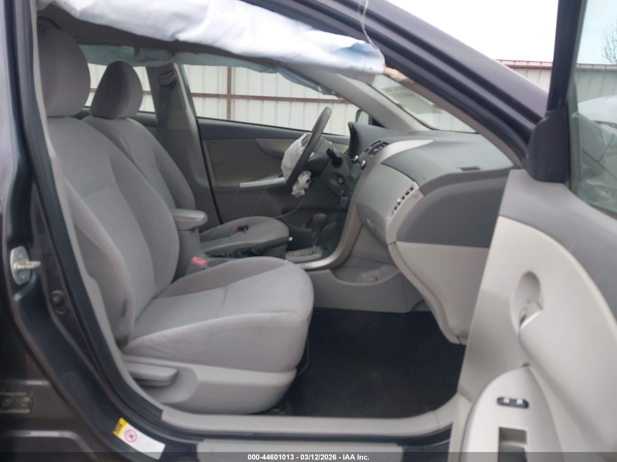 TOYOTA COROLLA image 5