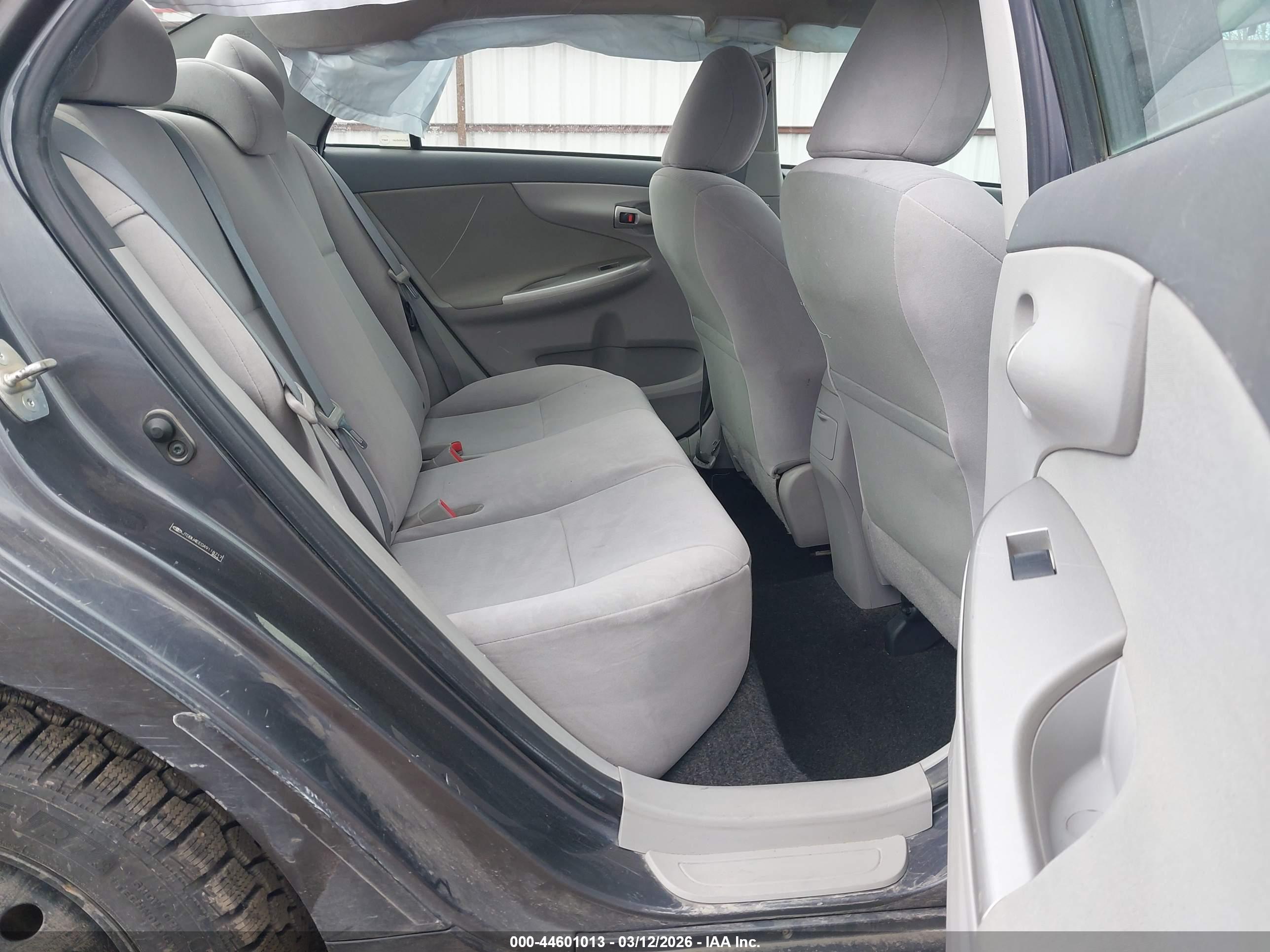 TOYOTA COROLLA image 8