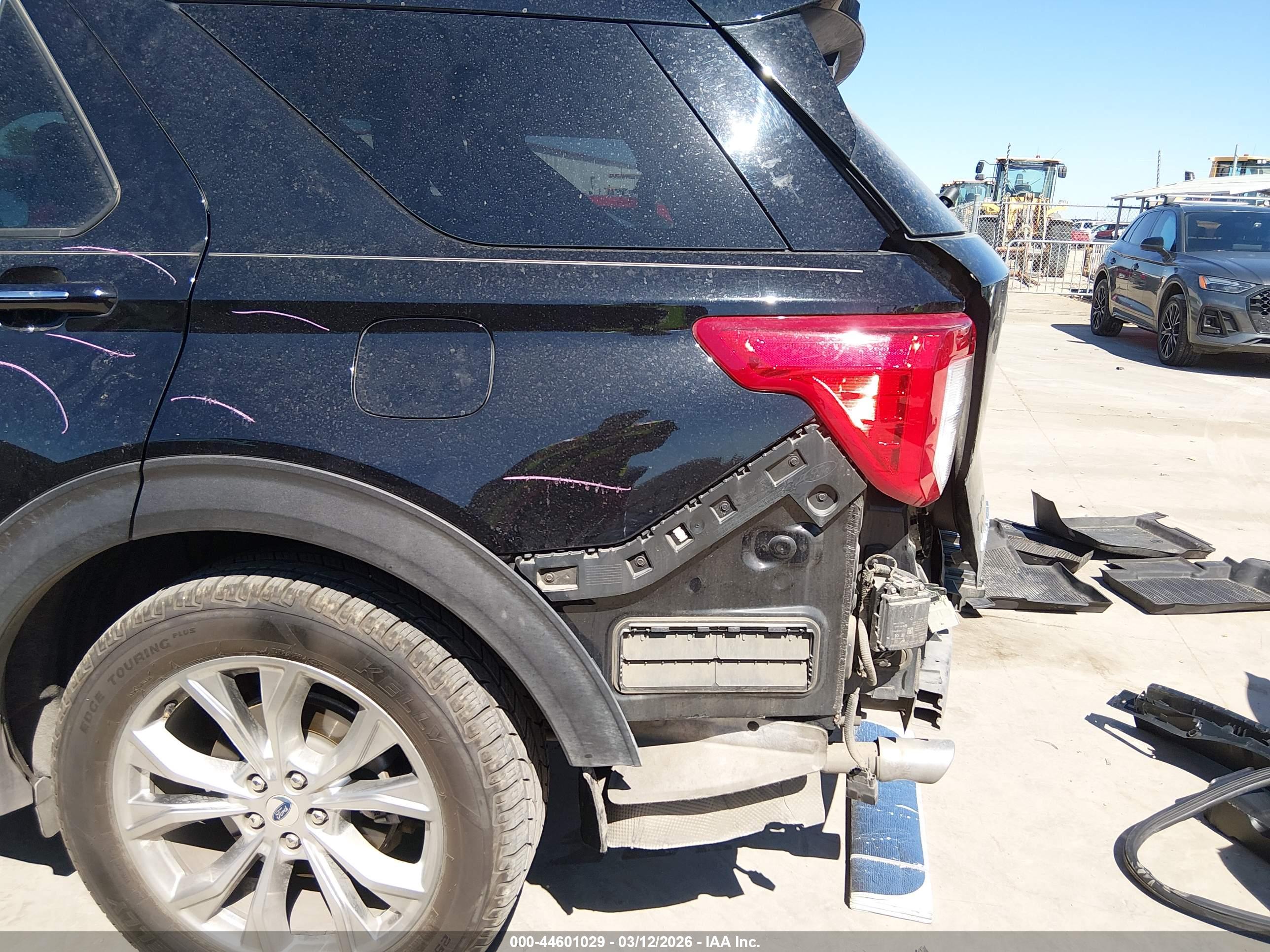 FORD EXPLORER image 6