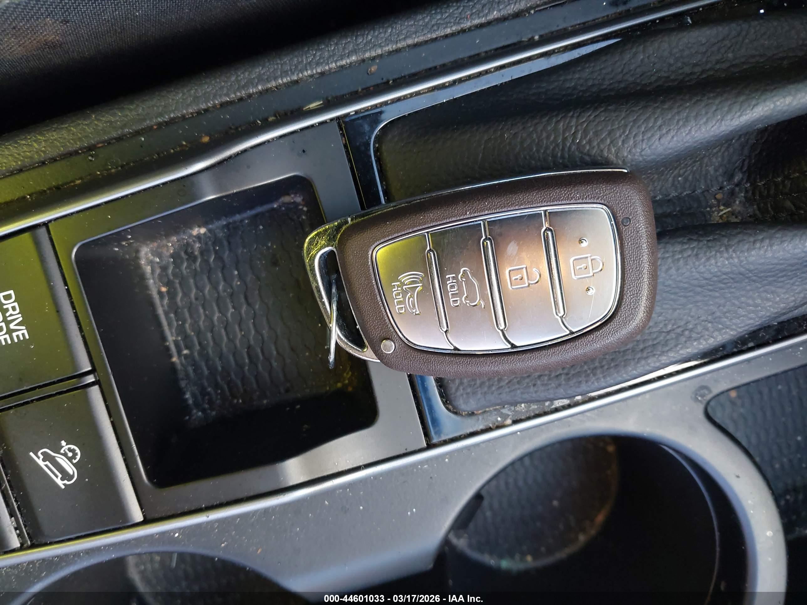 HYUNDAI TUCSON image 11