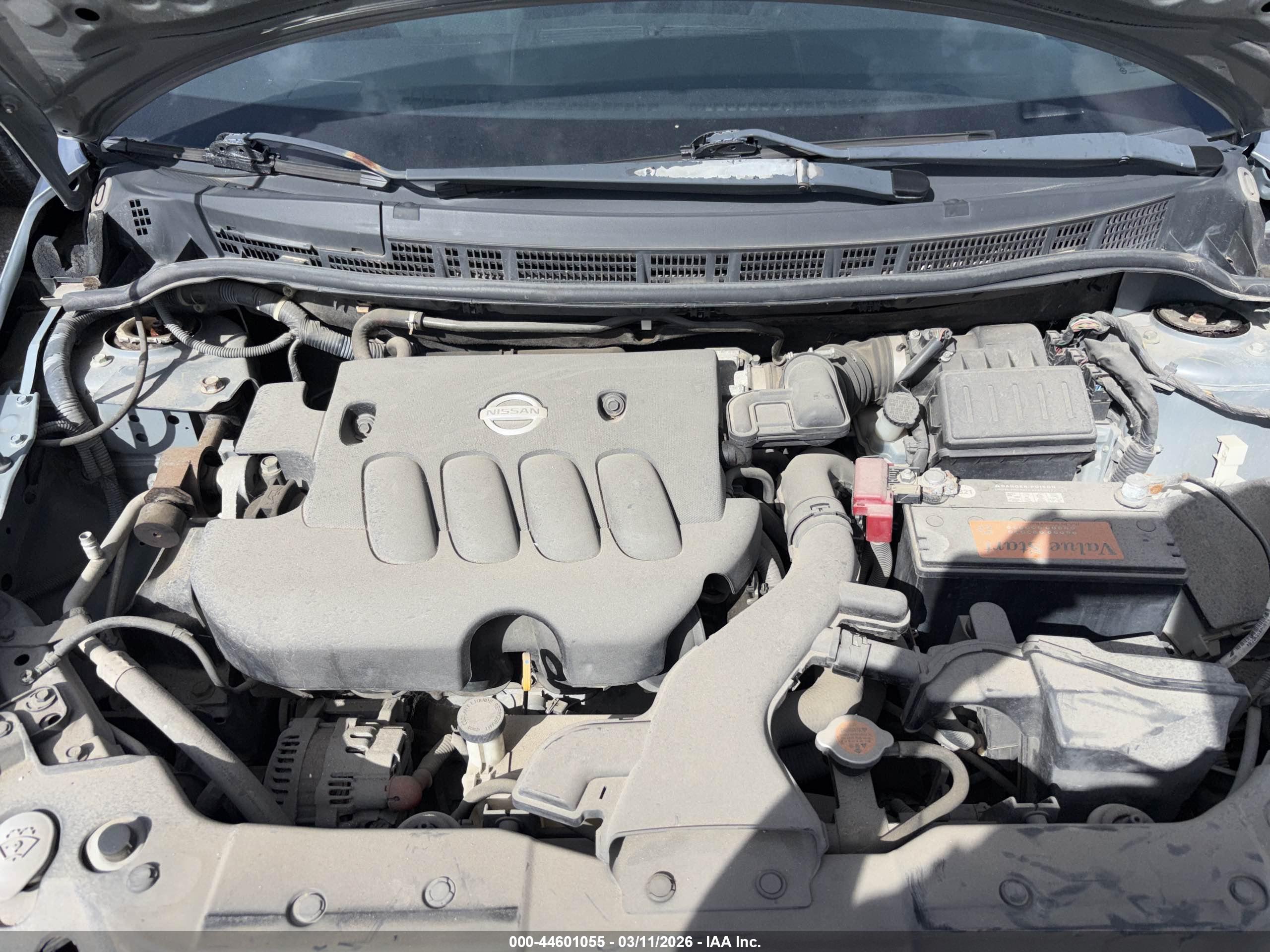NISSAN VERSA image 10