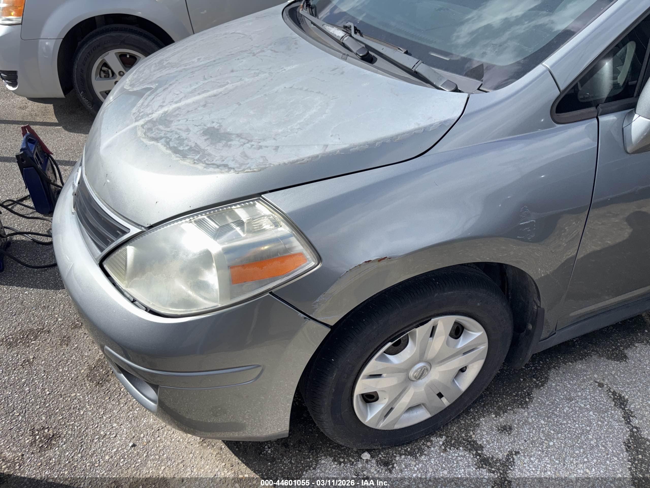 NISSAN VERSA image 6