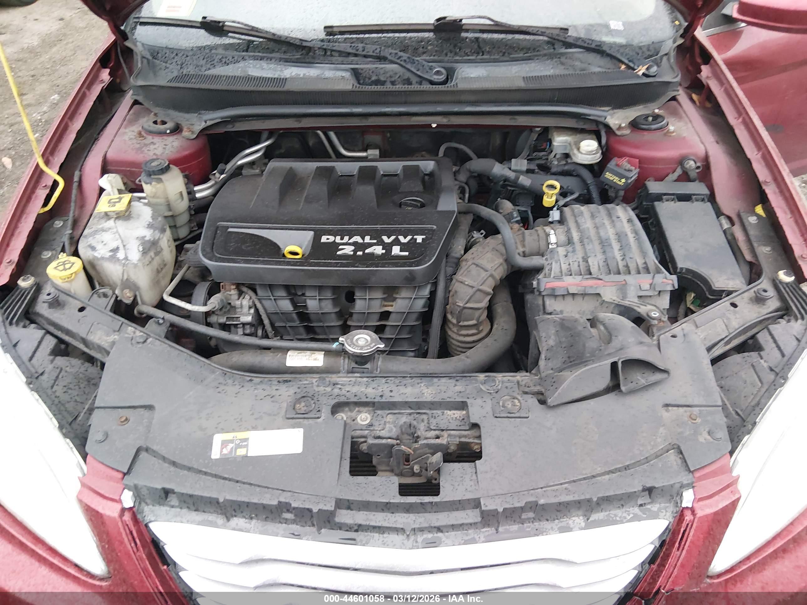 CHRYSLER 200 image 10