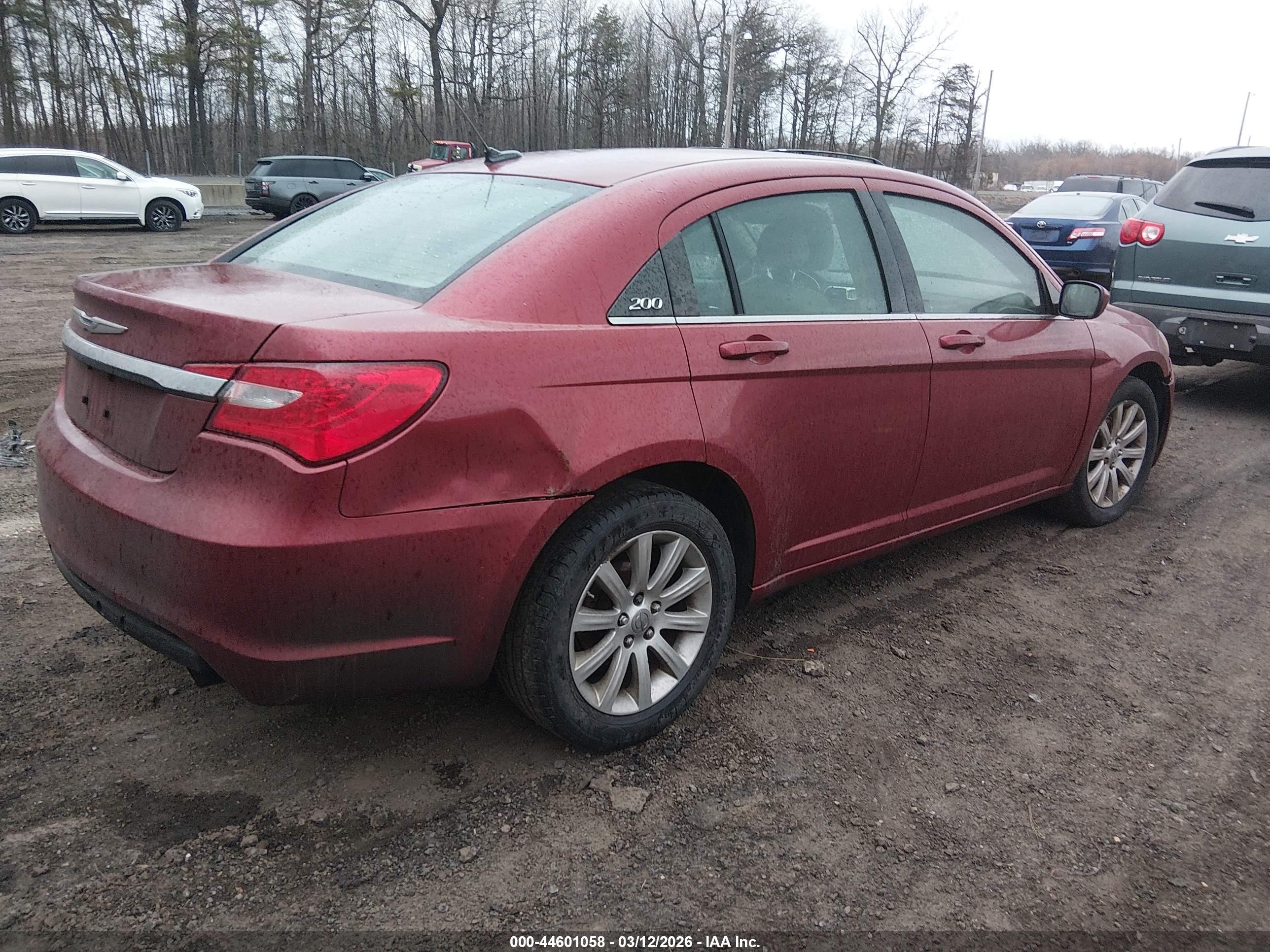 CHRYSLER 200 image 4