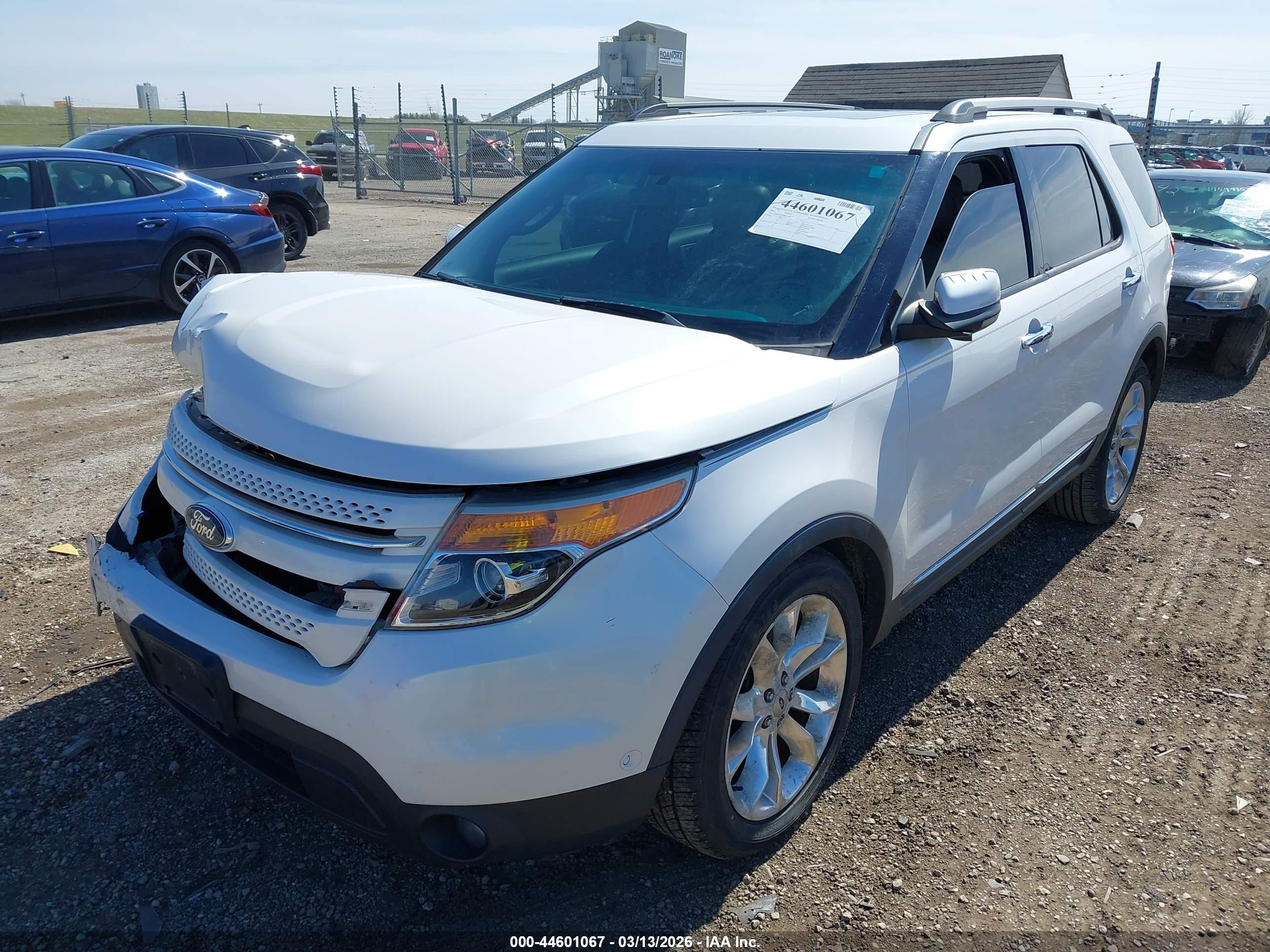 FORD EXPLORER image 2