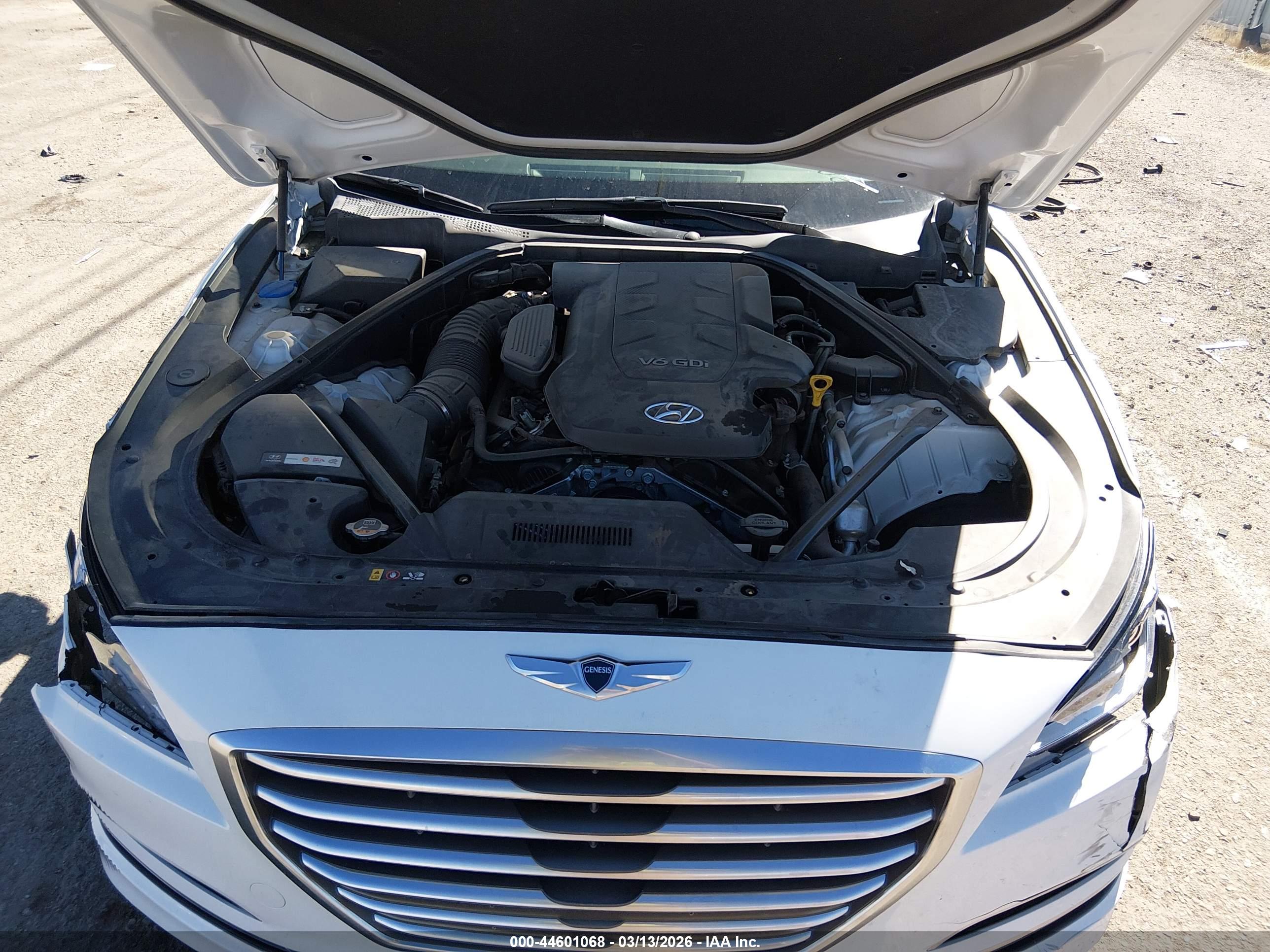 HYUNDAI GENESIS image 10