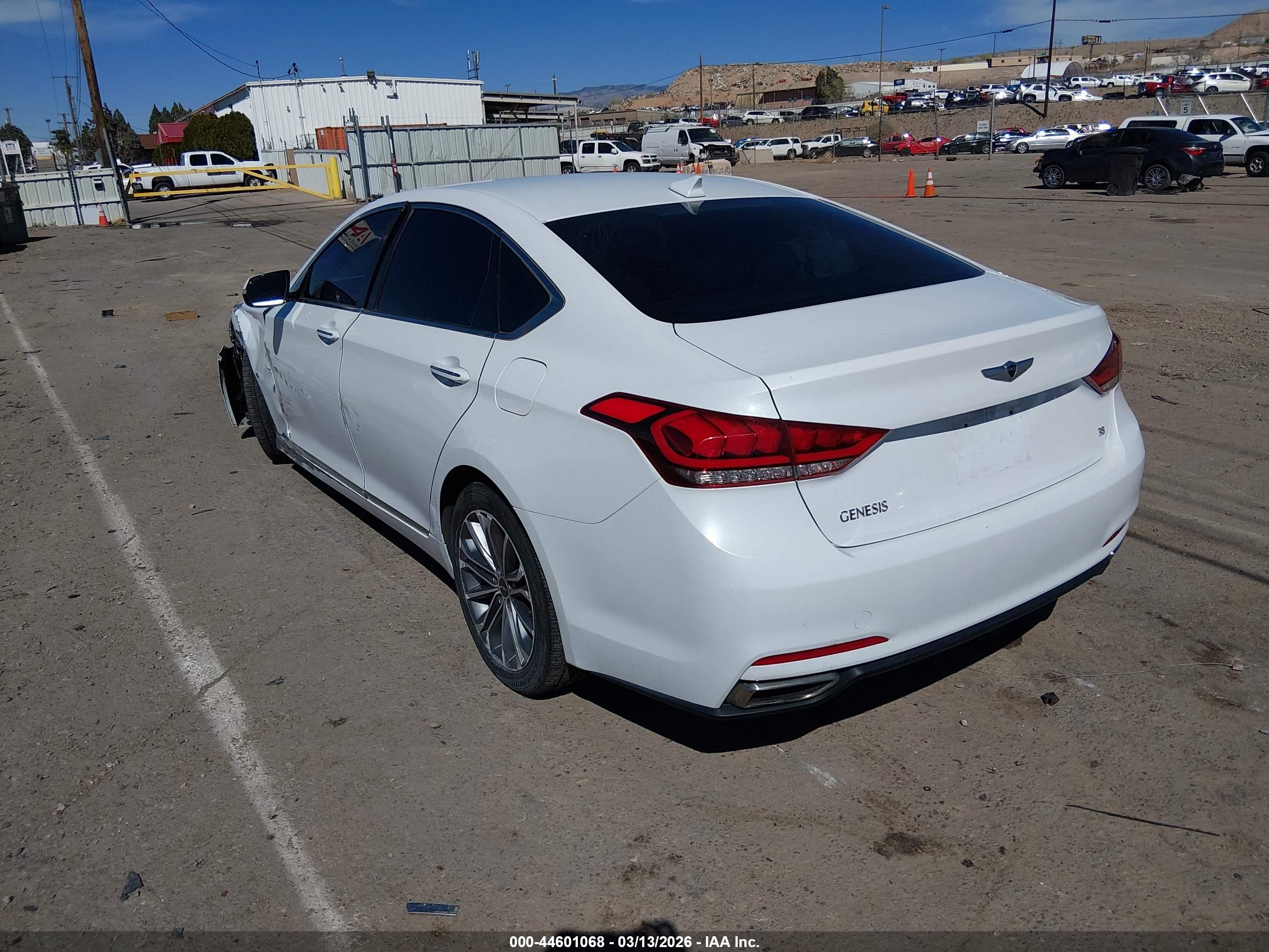 HYUNDAI GENESIS image 3