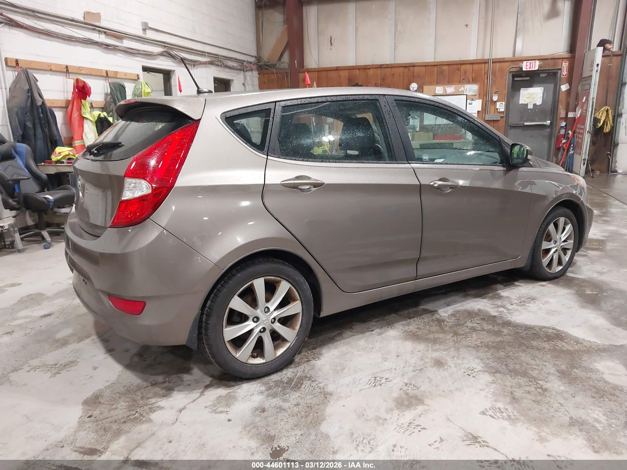 HYUNDAI ACCENT image 4