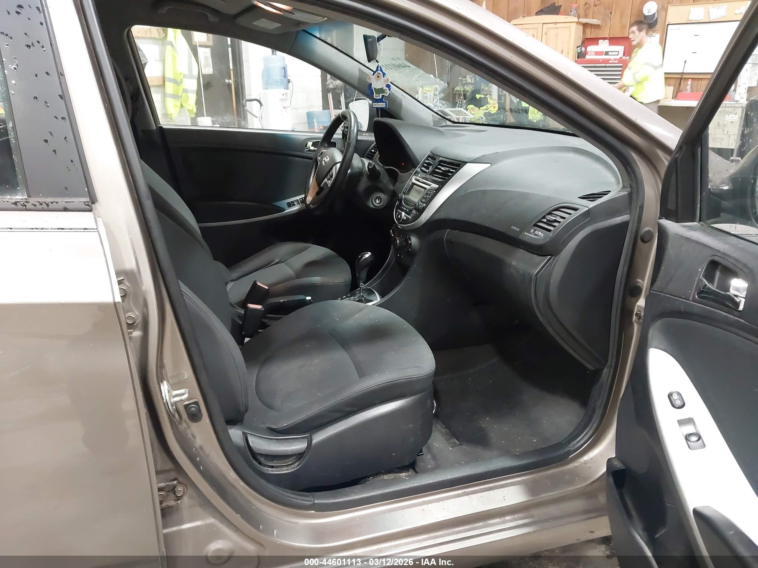 HYUNDAI ACCENT image 5
