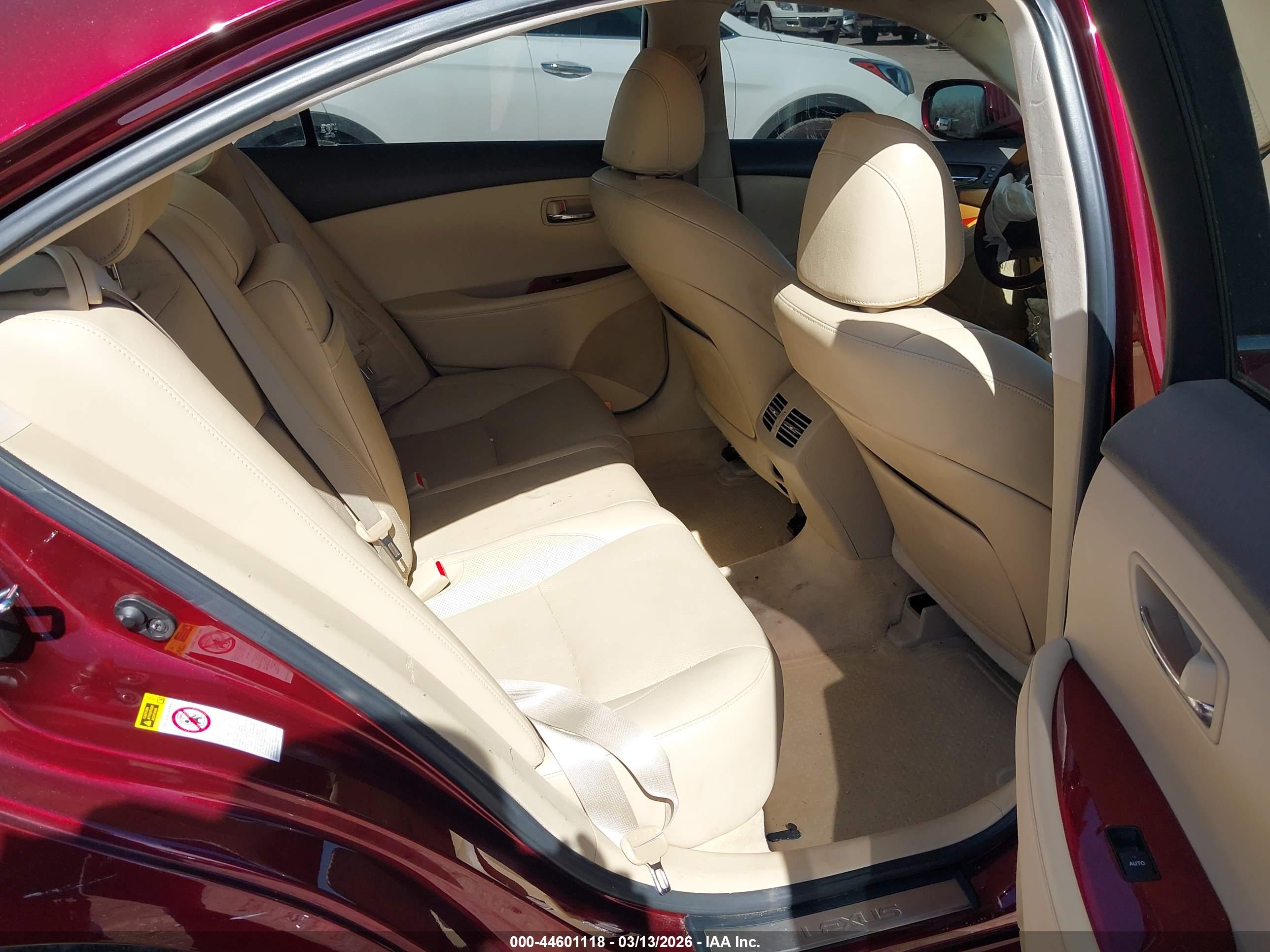 LEXUS ES image 8