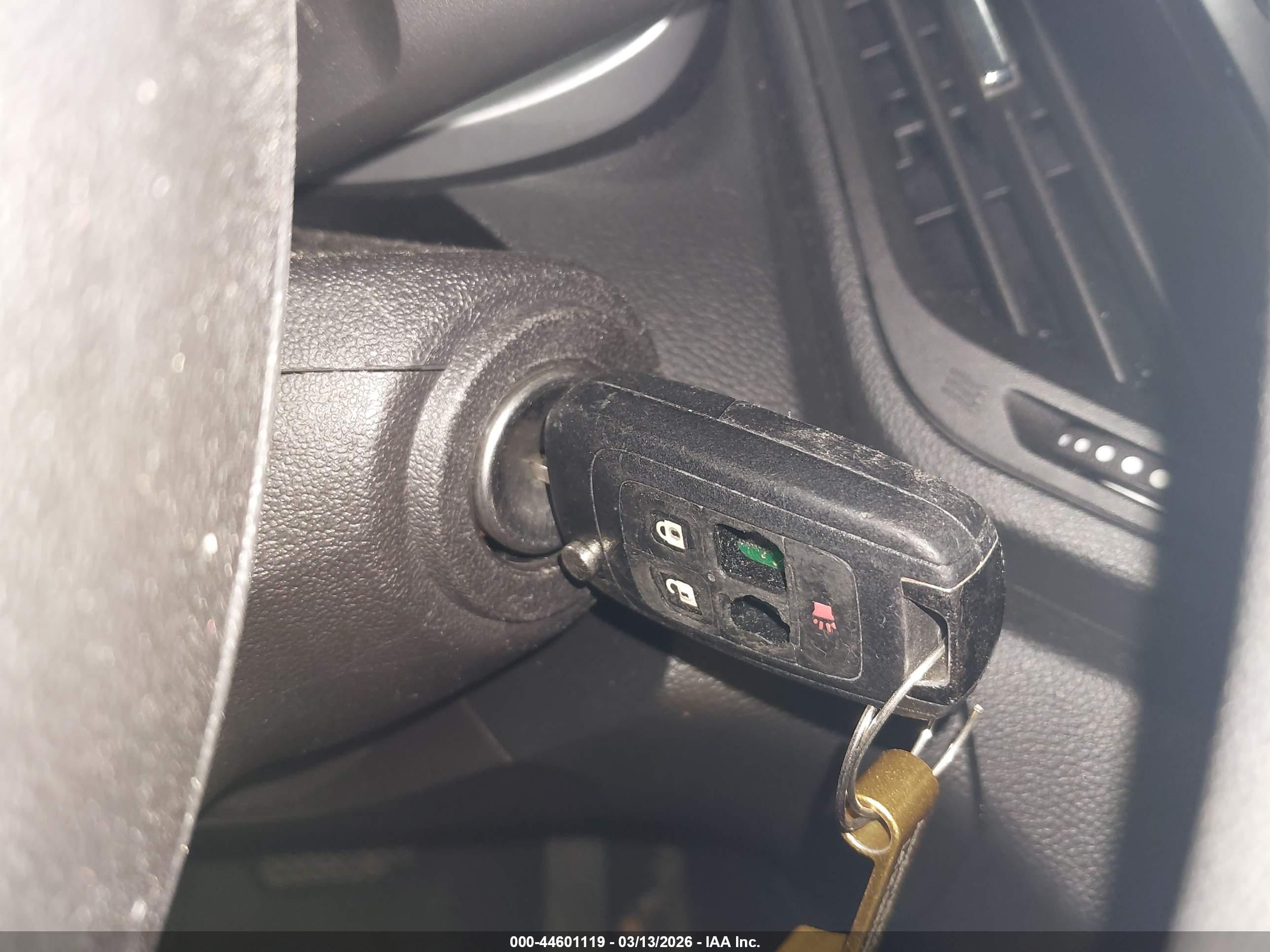 CHEVROLET EQUINOX image 11