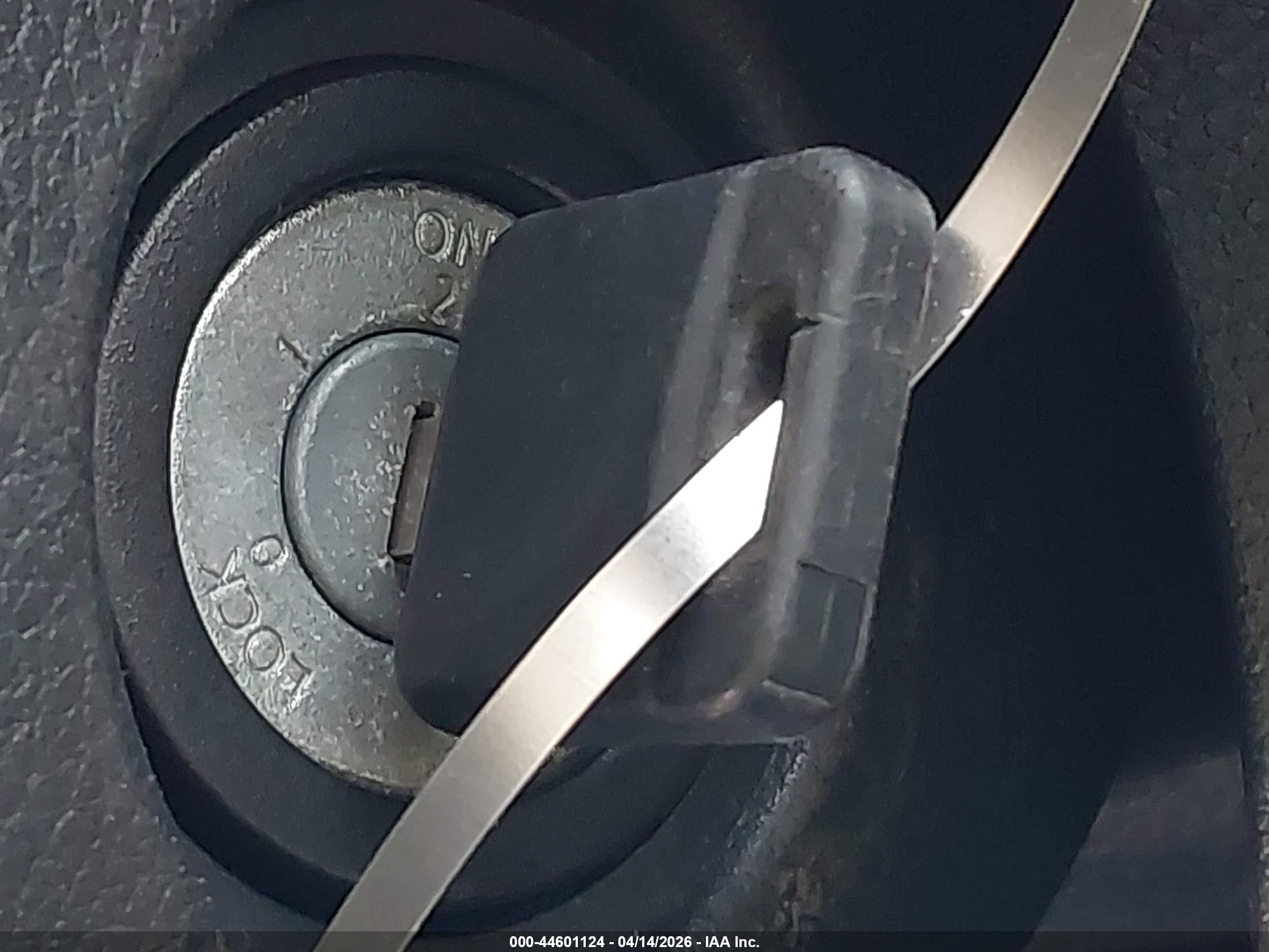 NISSAN ROGUE image 11
