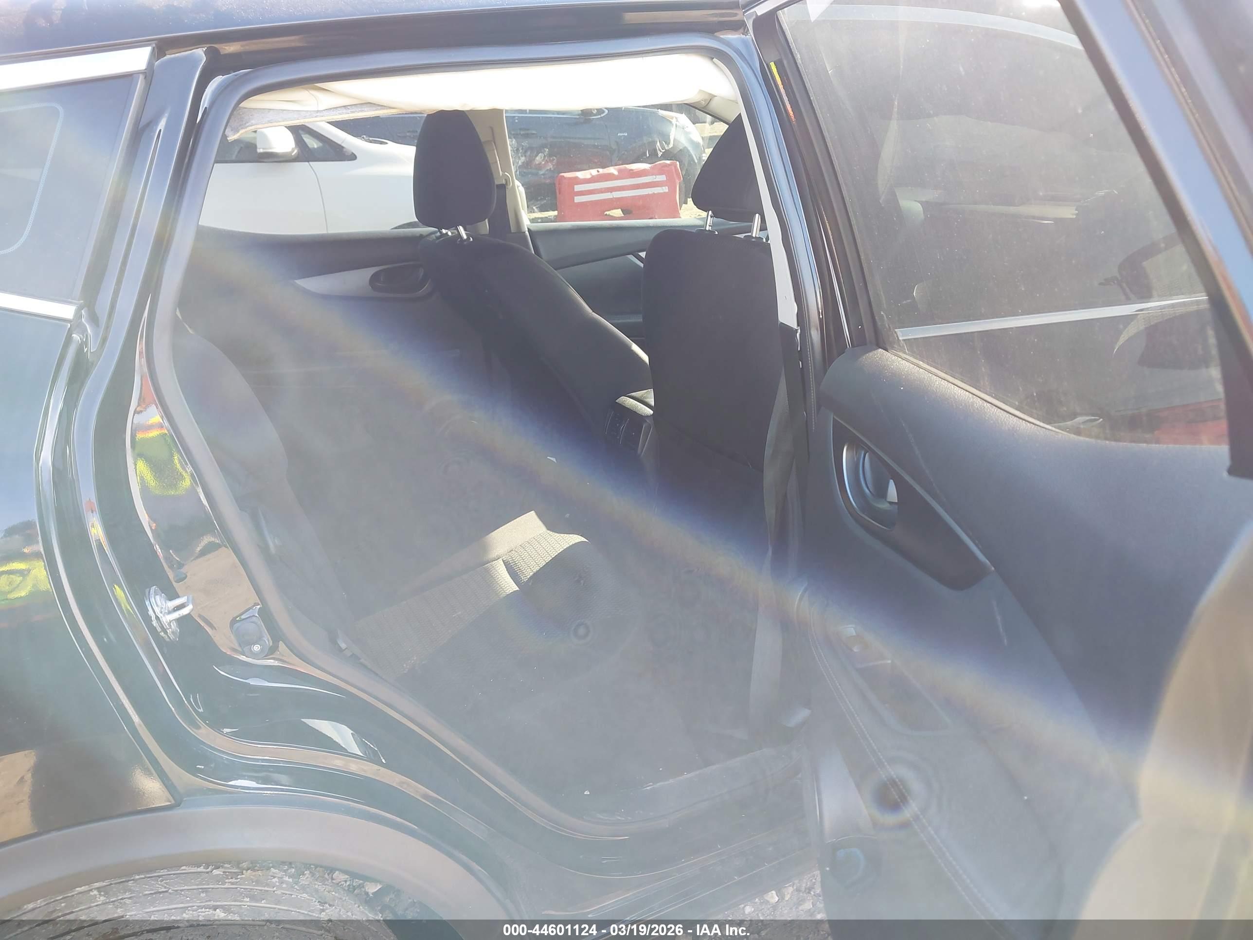 NISSAN ROGUE image 8