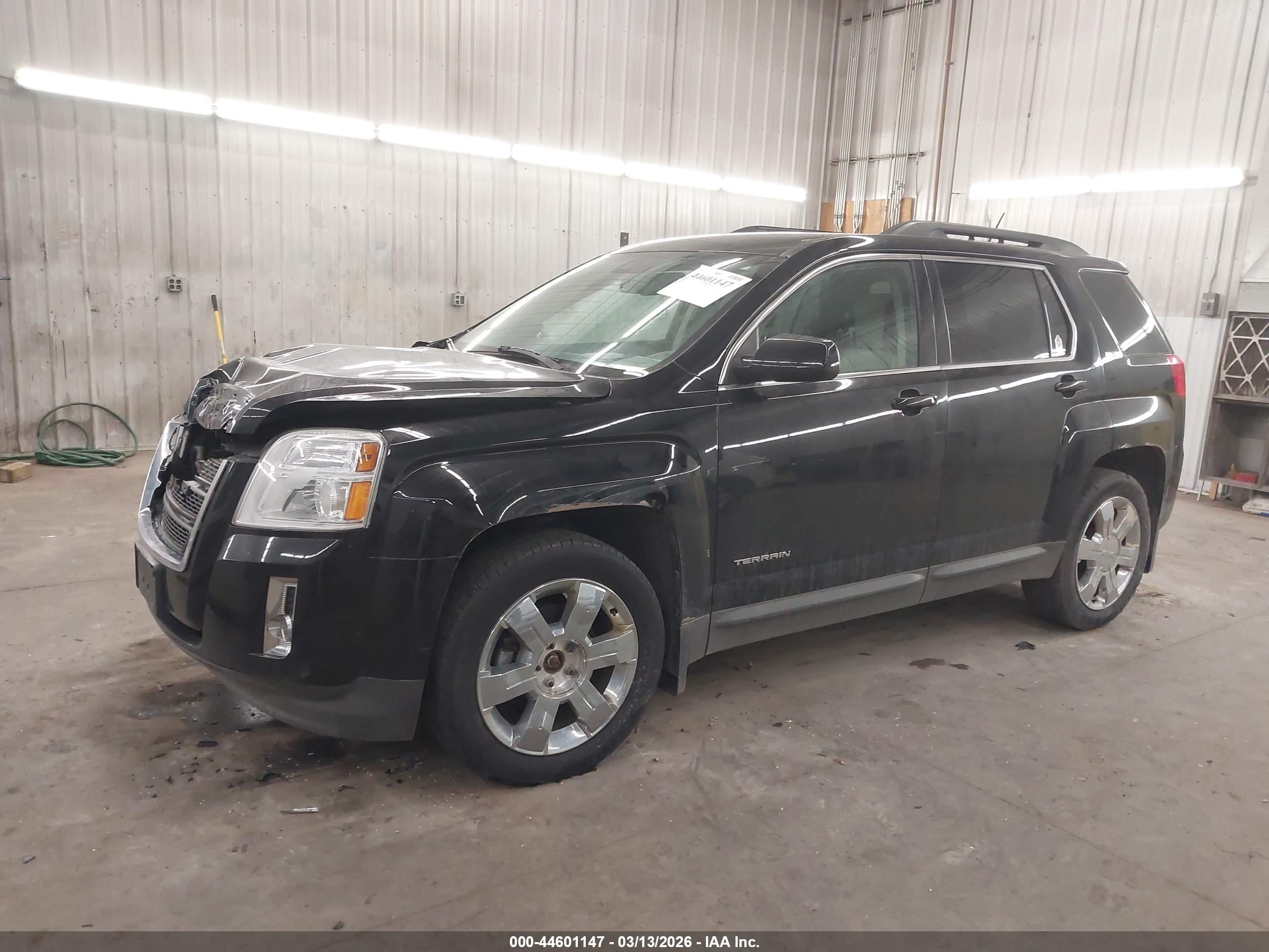 GMC TERRAIN image 2