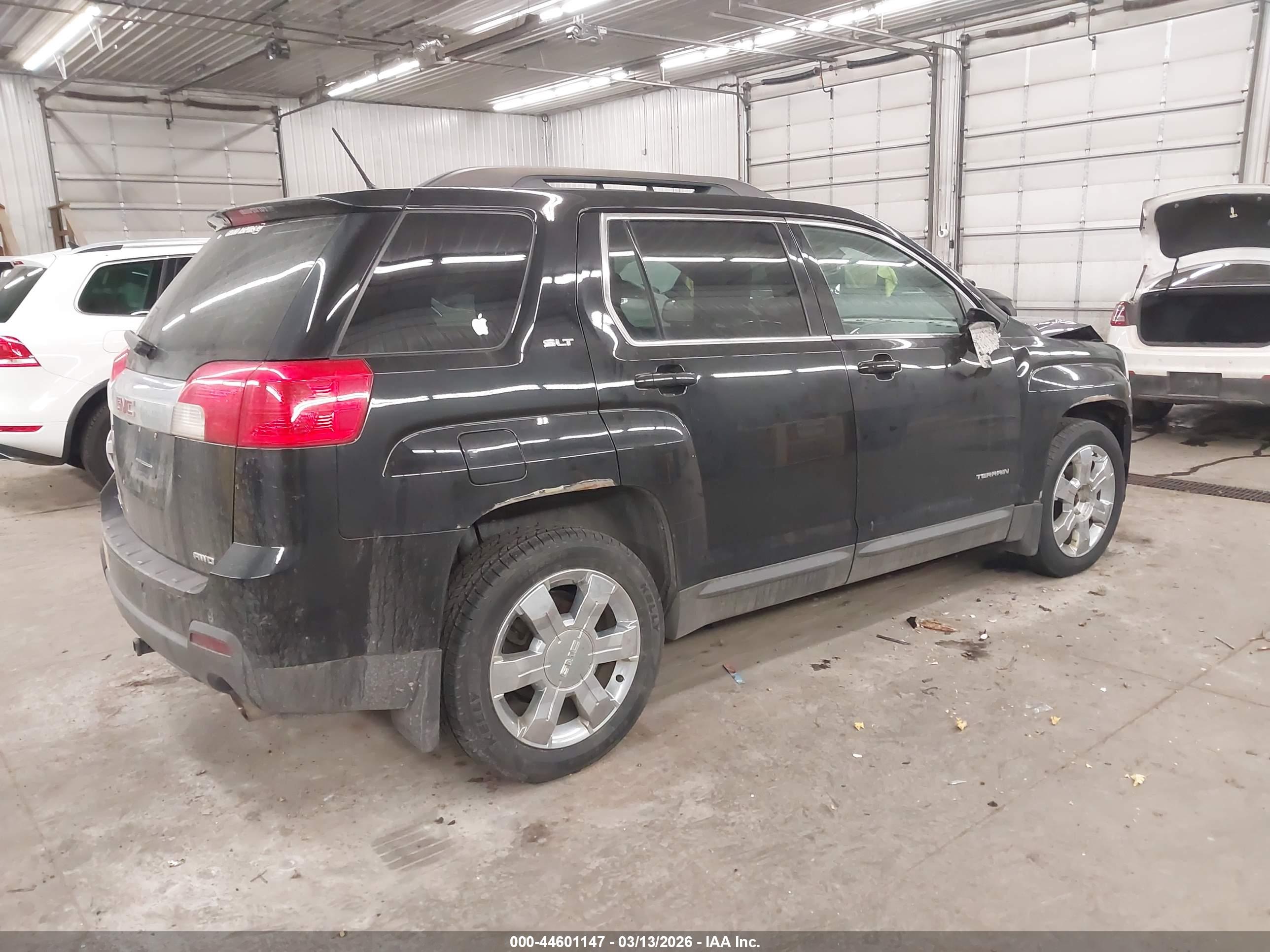 GMC TERRAIN image 4