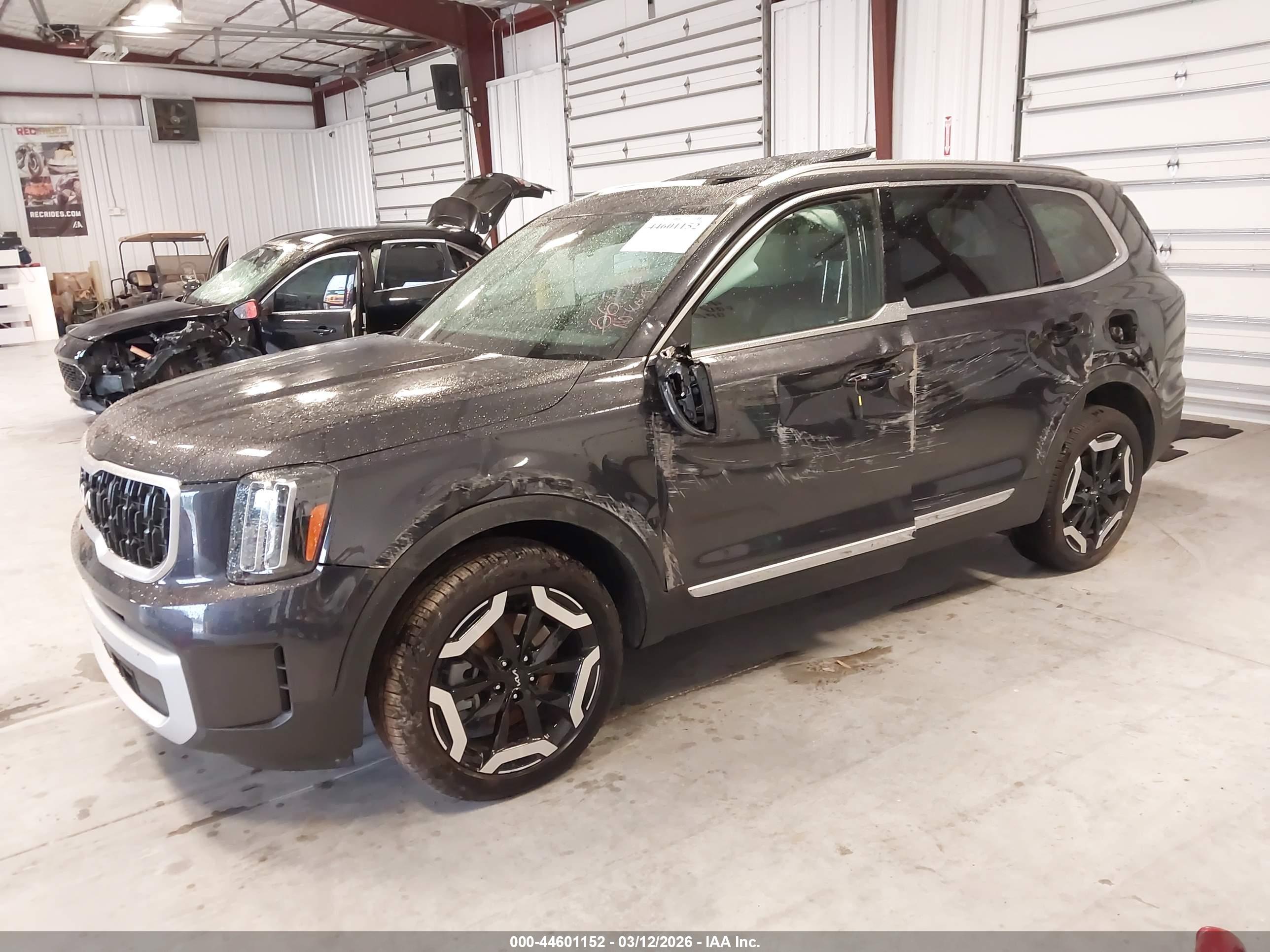 KIA TELLURIDE image 2