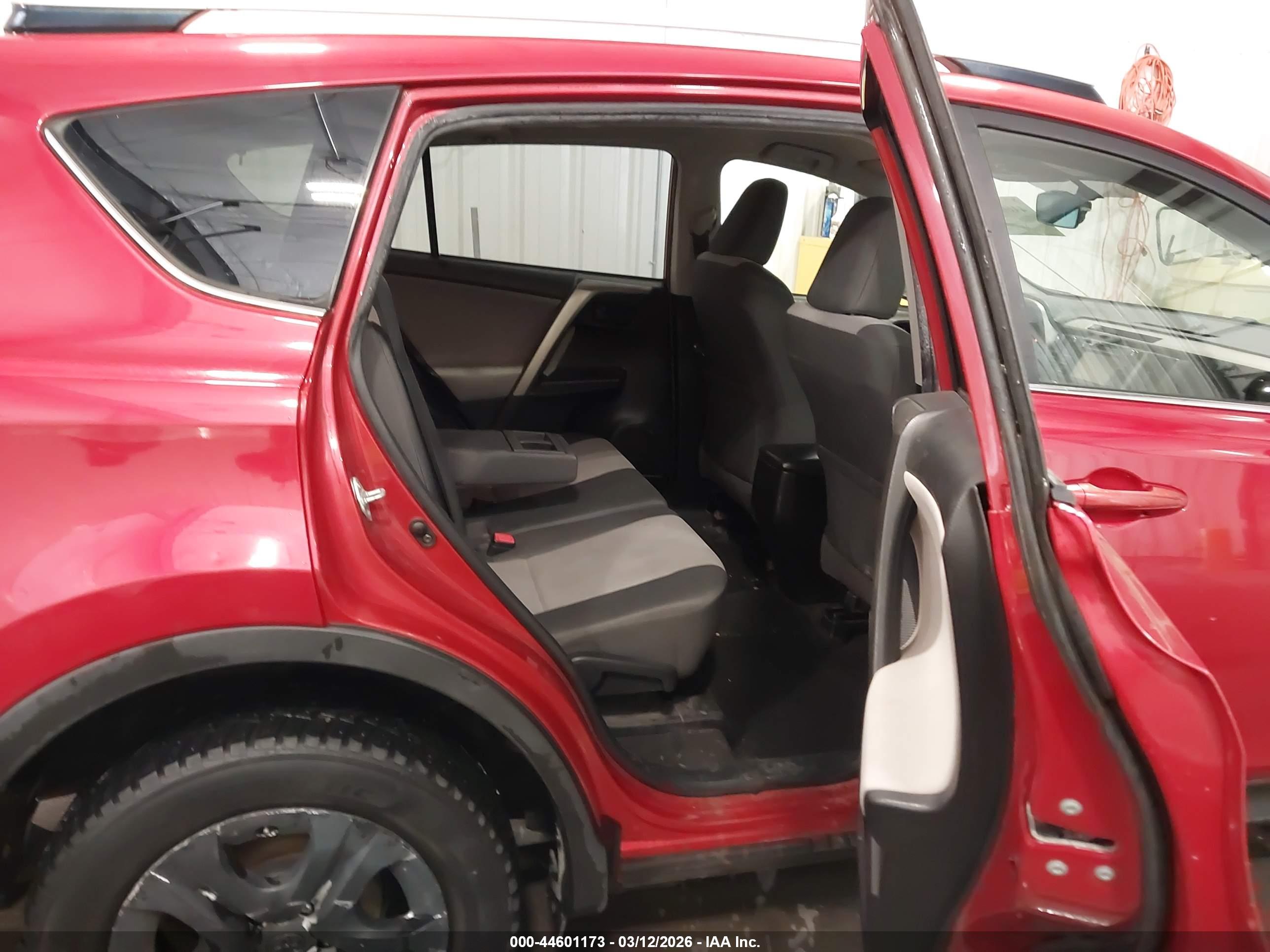 TOYOTA RAV4 image 8
