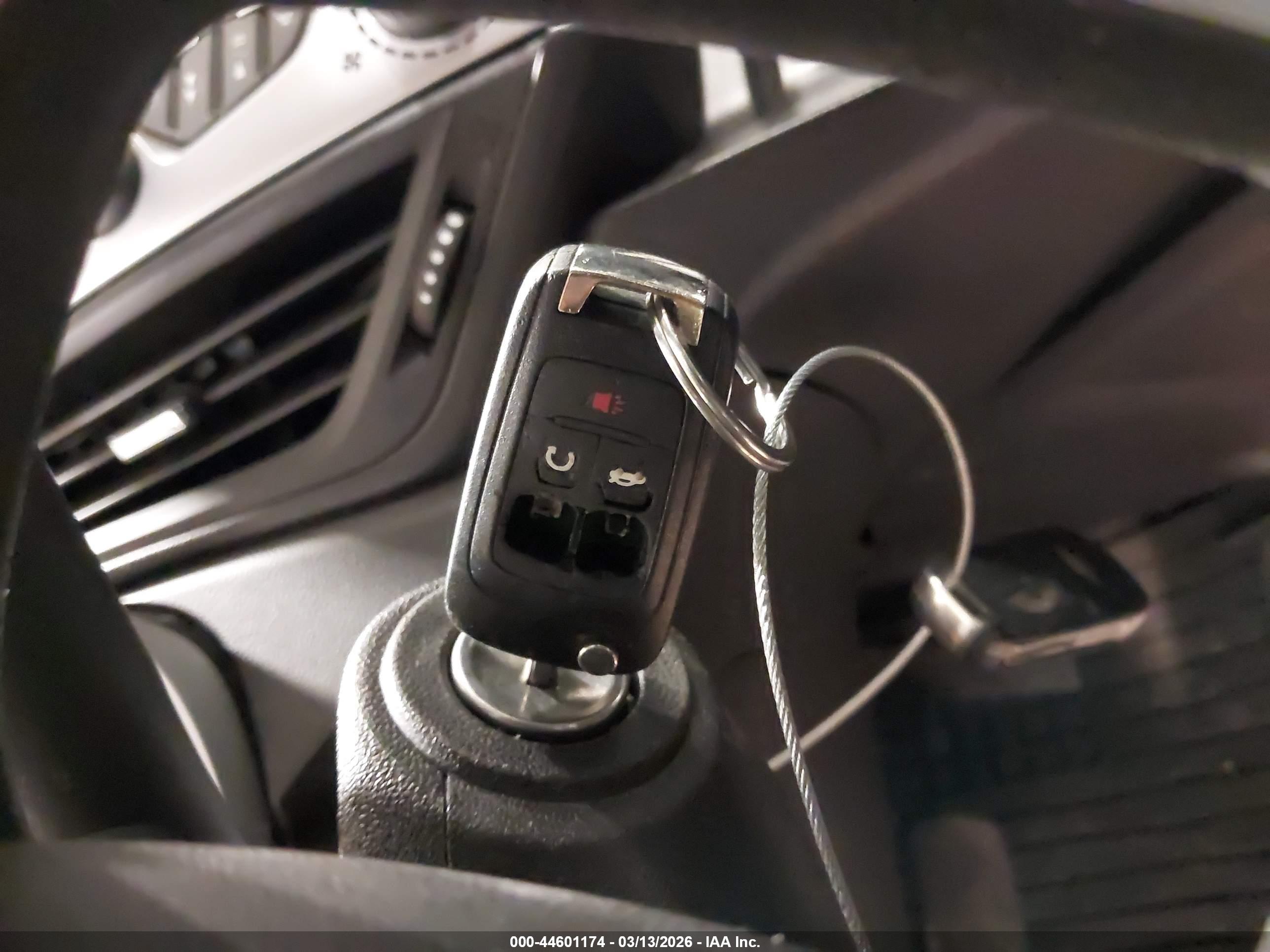 CHEVROLET EQUINOX image 11